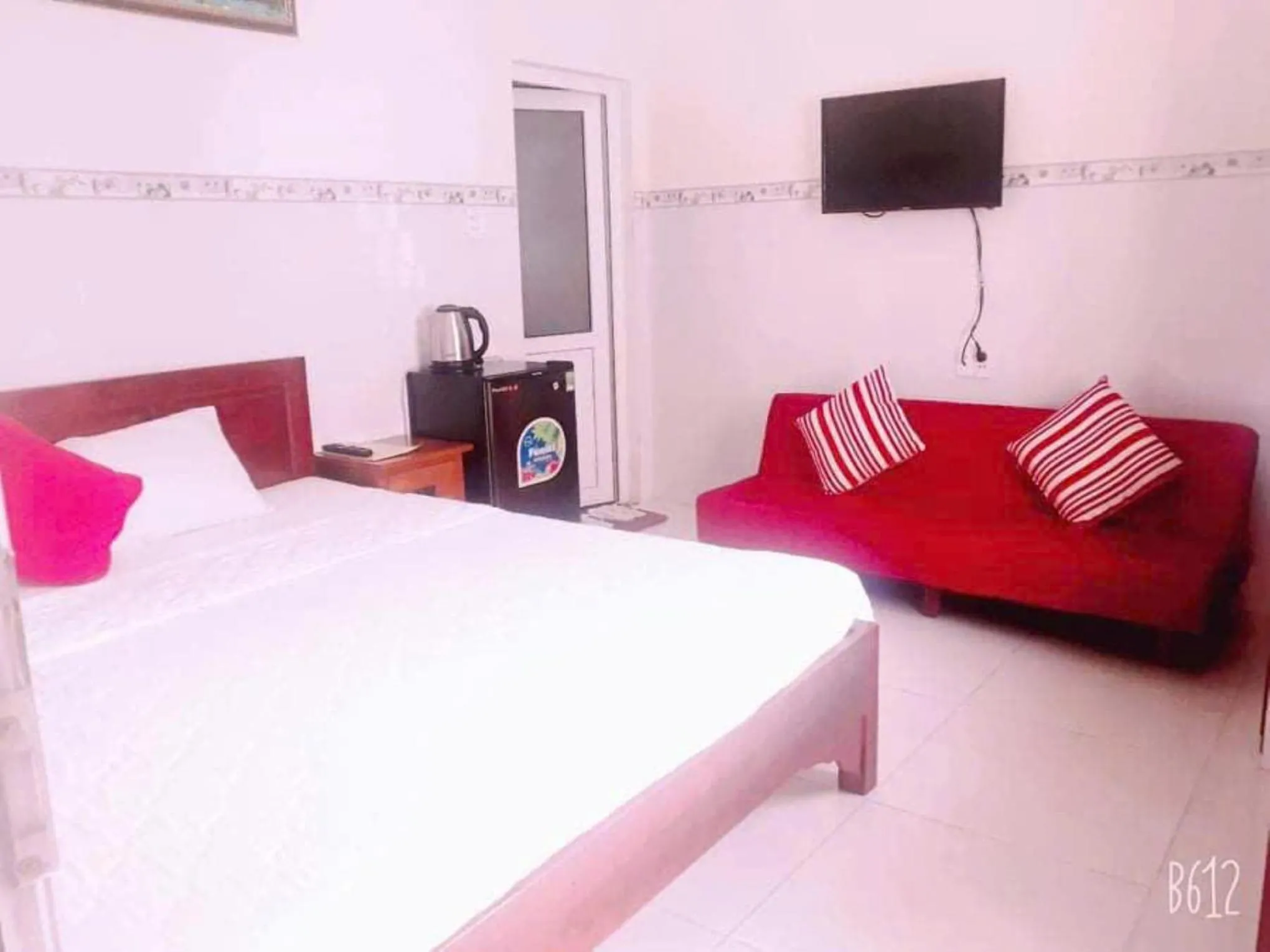 TV and multimedia, Bed in Queen Motel Vung Tau