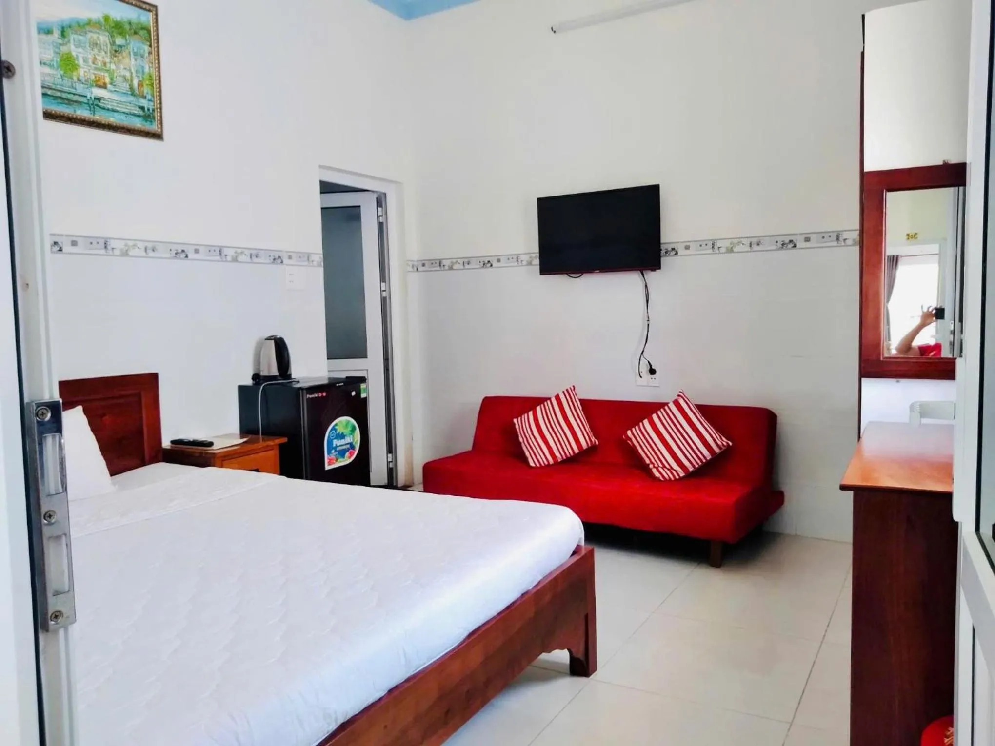 TV and multimedia, Bed in Queen Motel Vung Tau