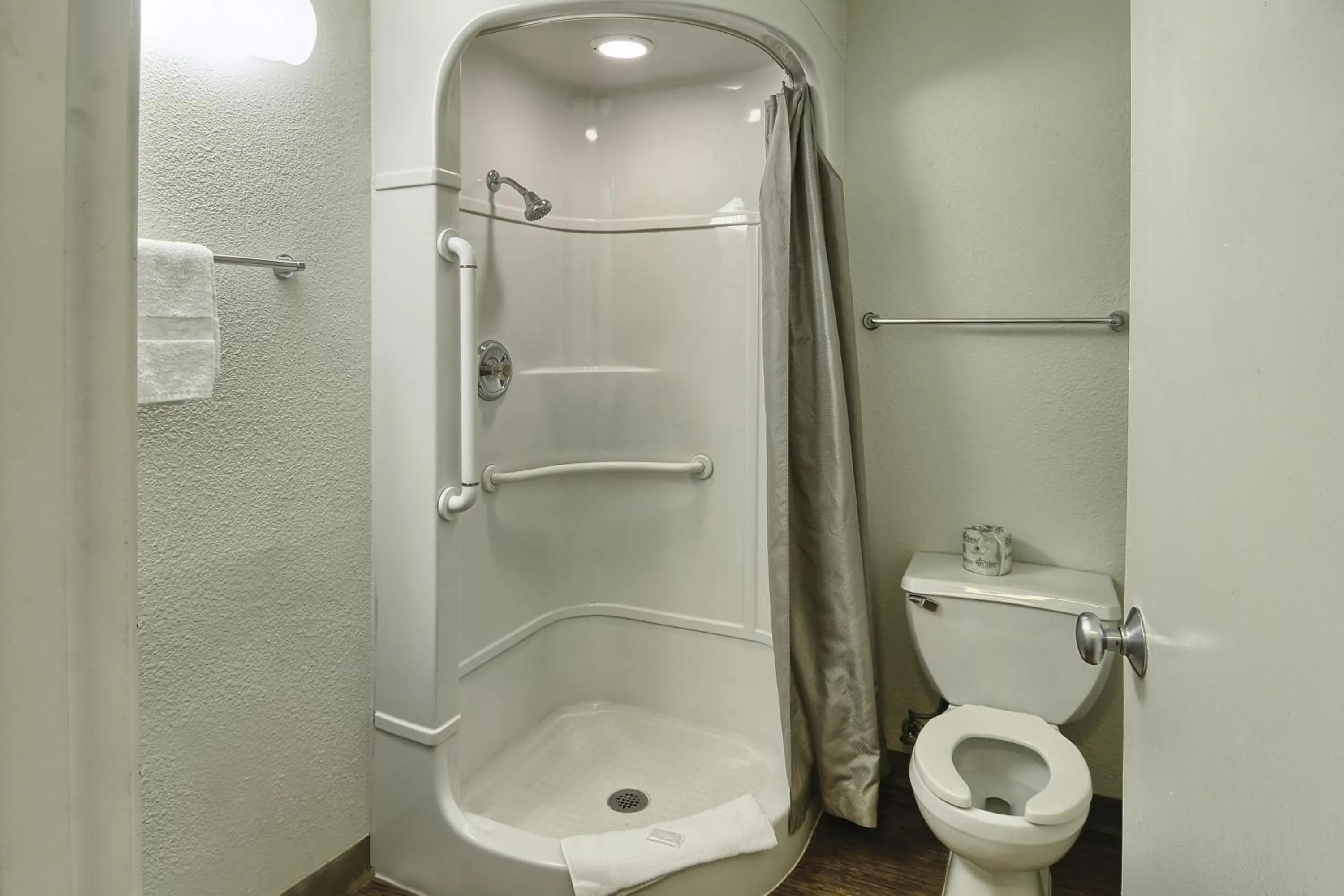 Bathroom in Motel 6-Coeur D'Alene, ID