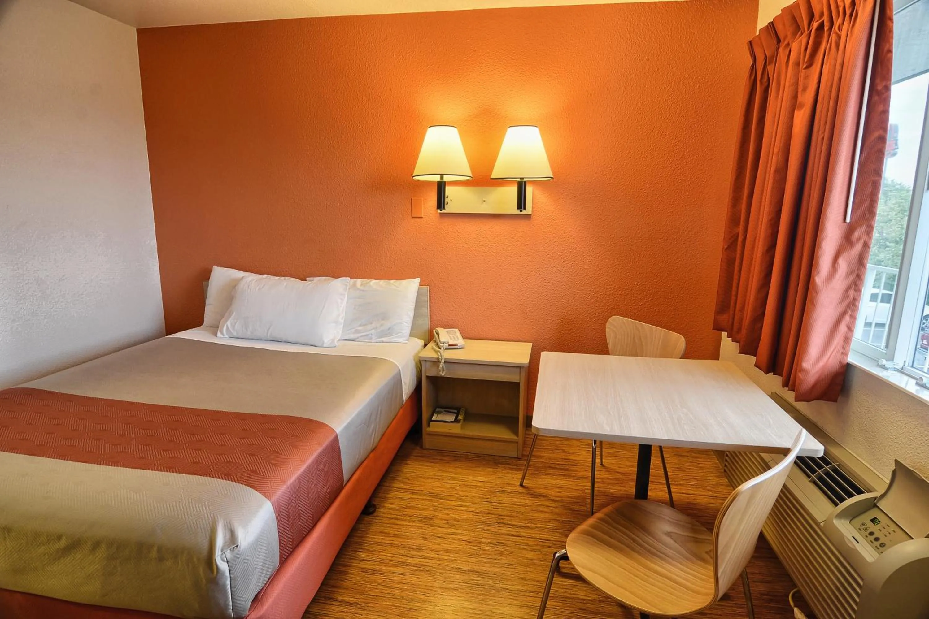 Photo of the whole room, Bed in Motel 6-Coeur D'Alene, ID