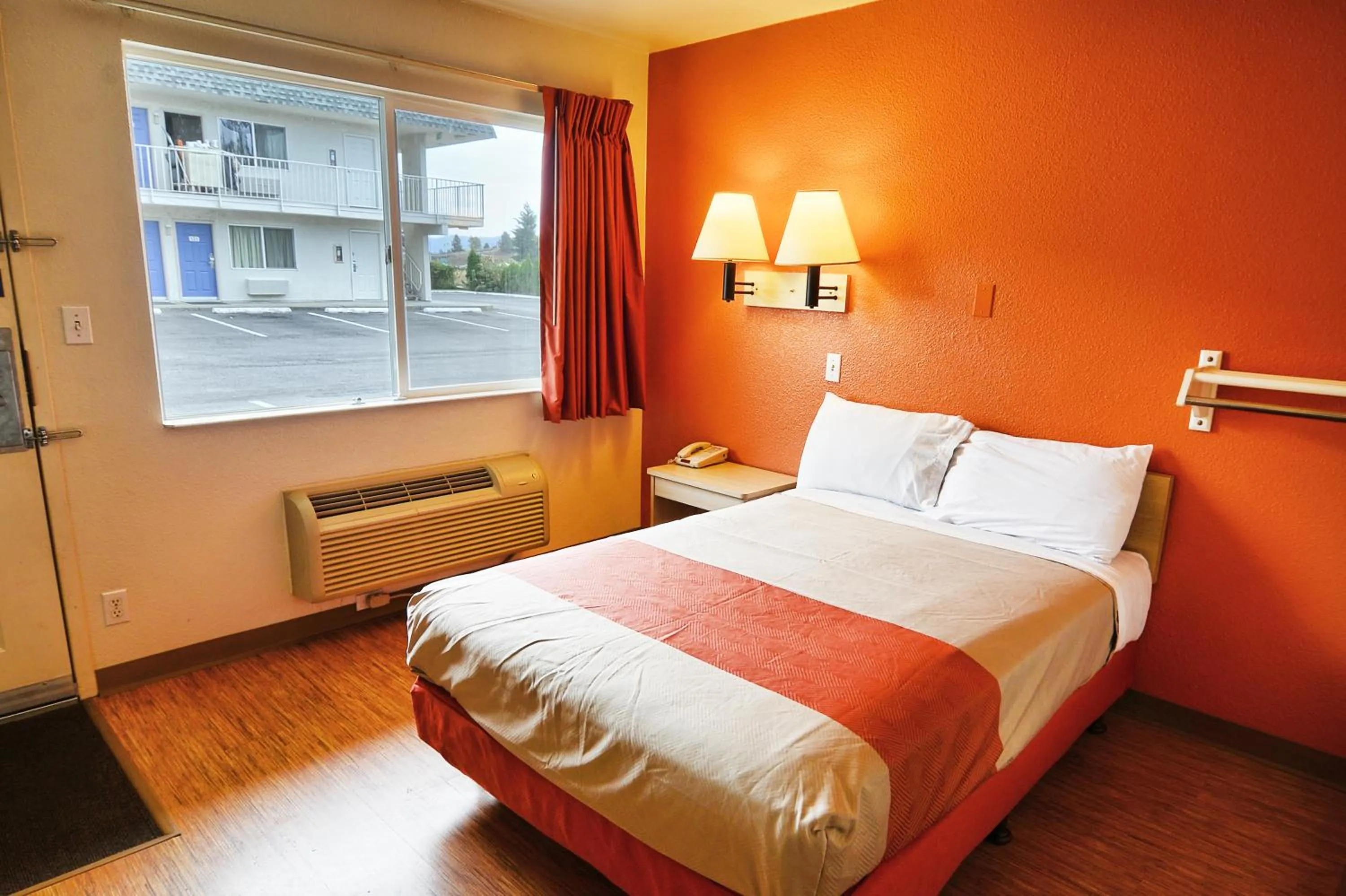 Bed in Motel 6-Coeur D'Alene, ID