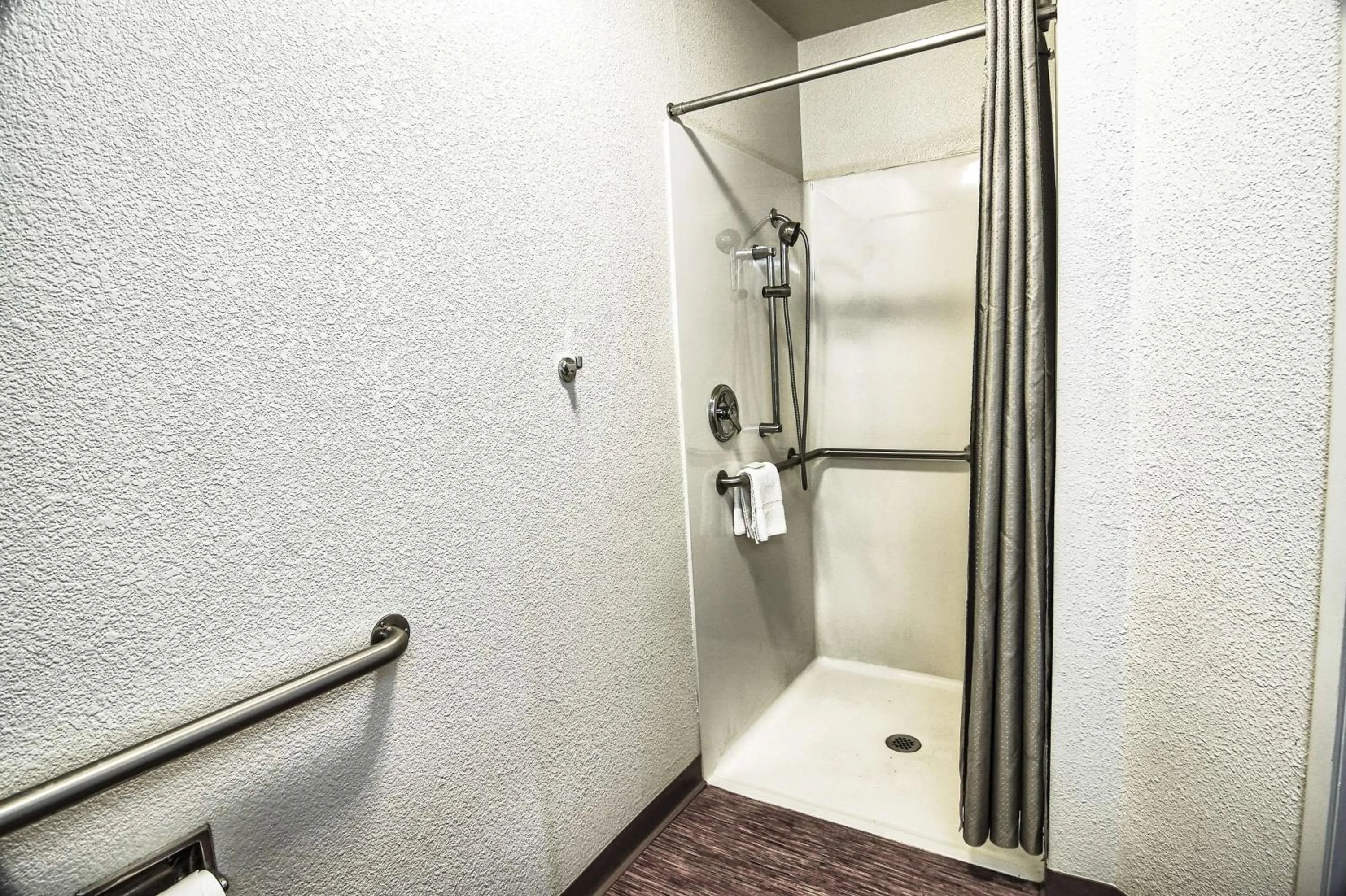 Shower in Motel 6-Coeur D'Alene, ID