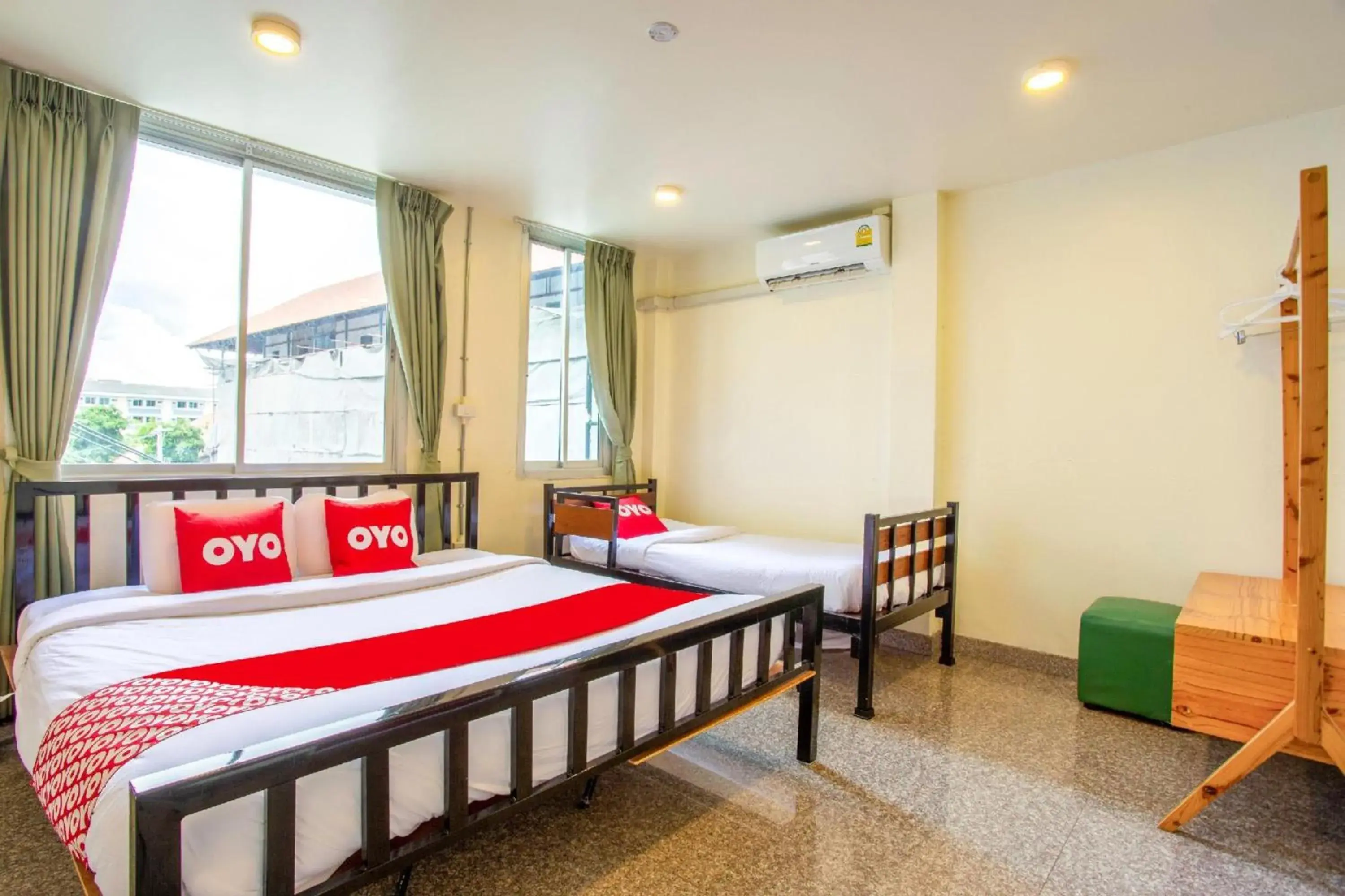 Photo of the whole room, Bed in OYO 928 Leaf Hostel Photo of the whole room, Bed in OYO 928 Leaf Hostel