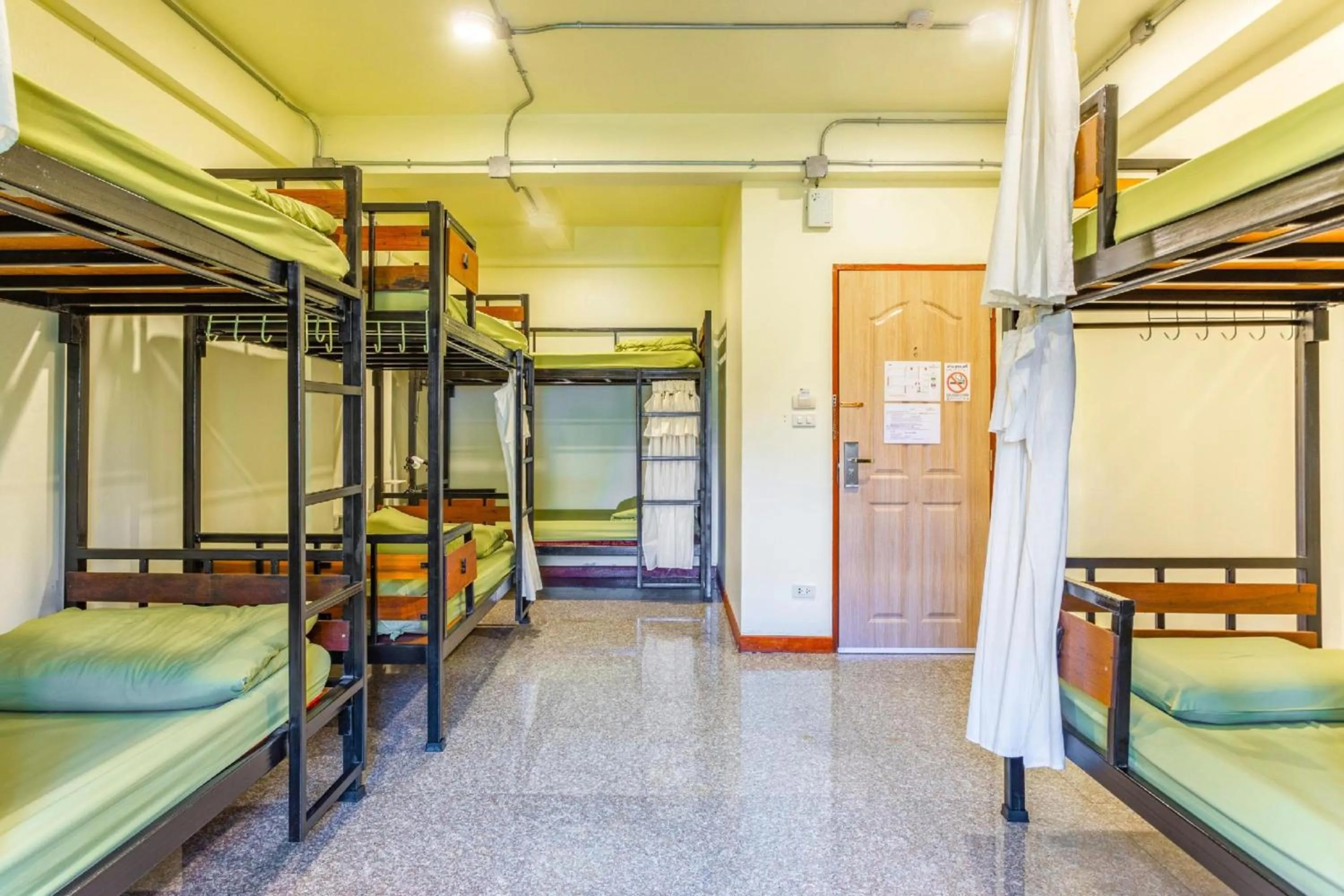 Photo of the whole room in OYO 928 Leaf Hostel