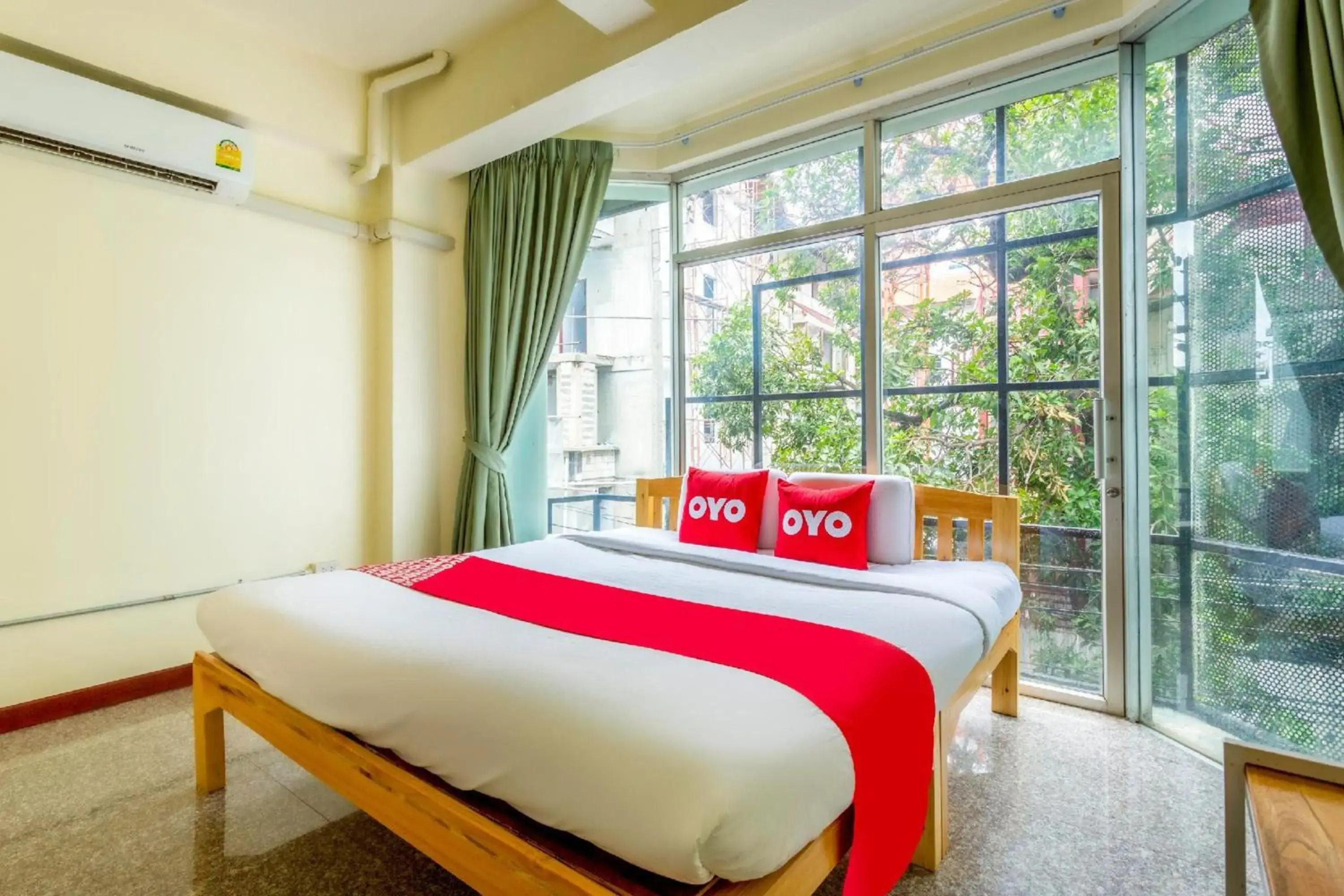 Photo of the whole room, Bed in OYO 928 Leaf Hostel Photo of the whole room, Bed in OYO 928 Leaf Hostel