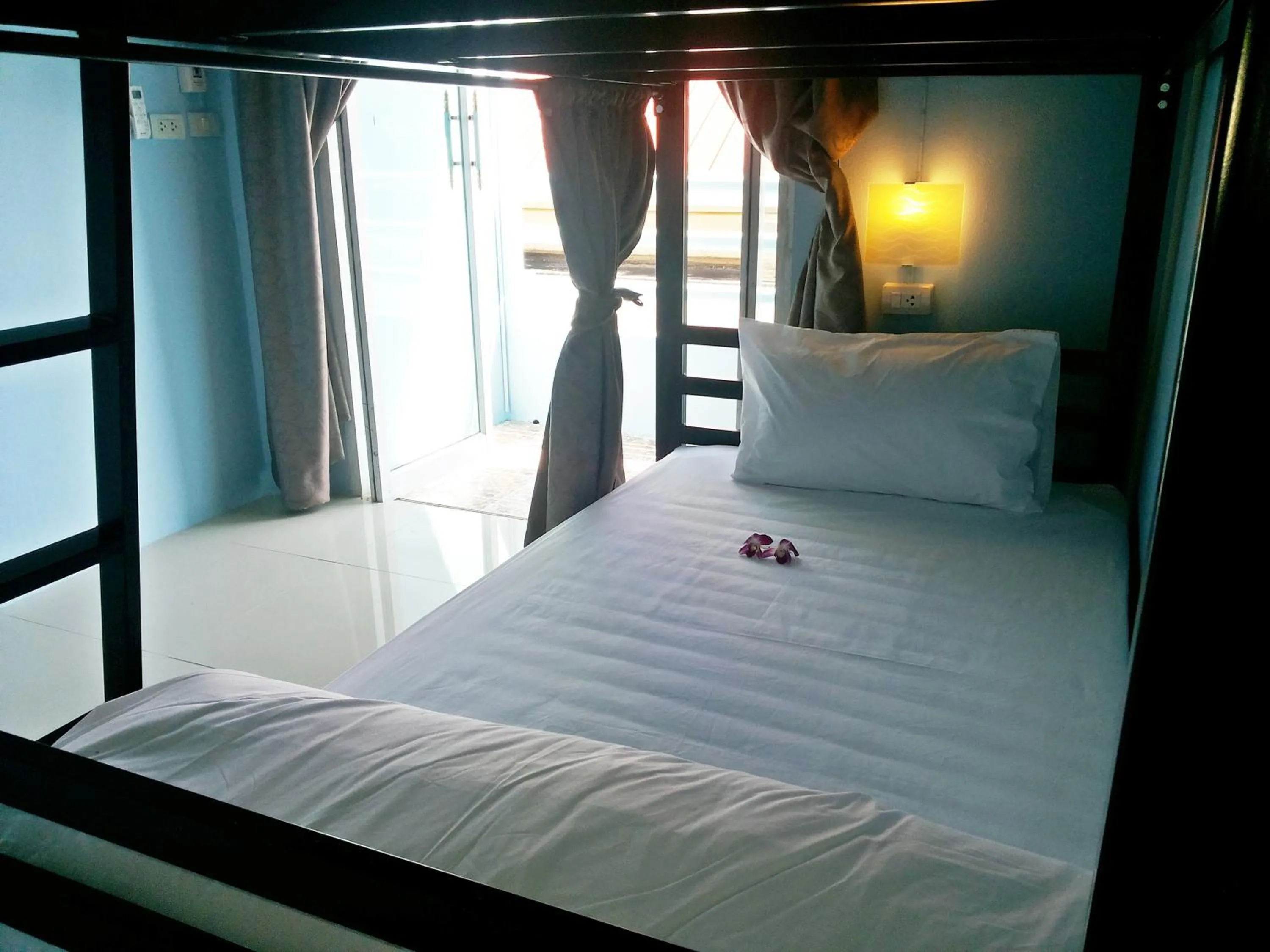 Bed in One One Hostel Patong