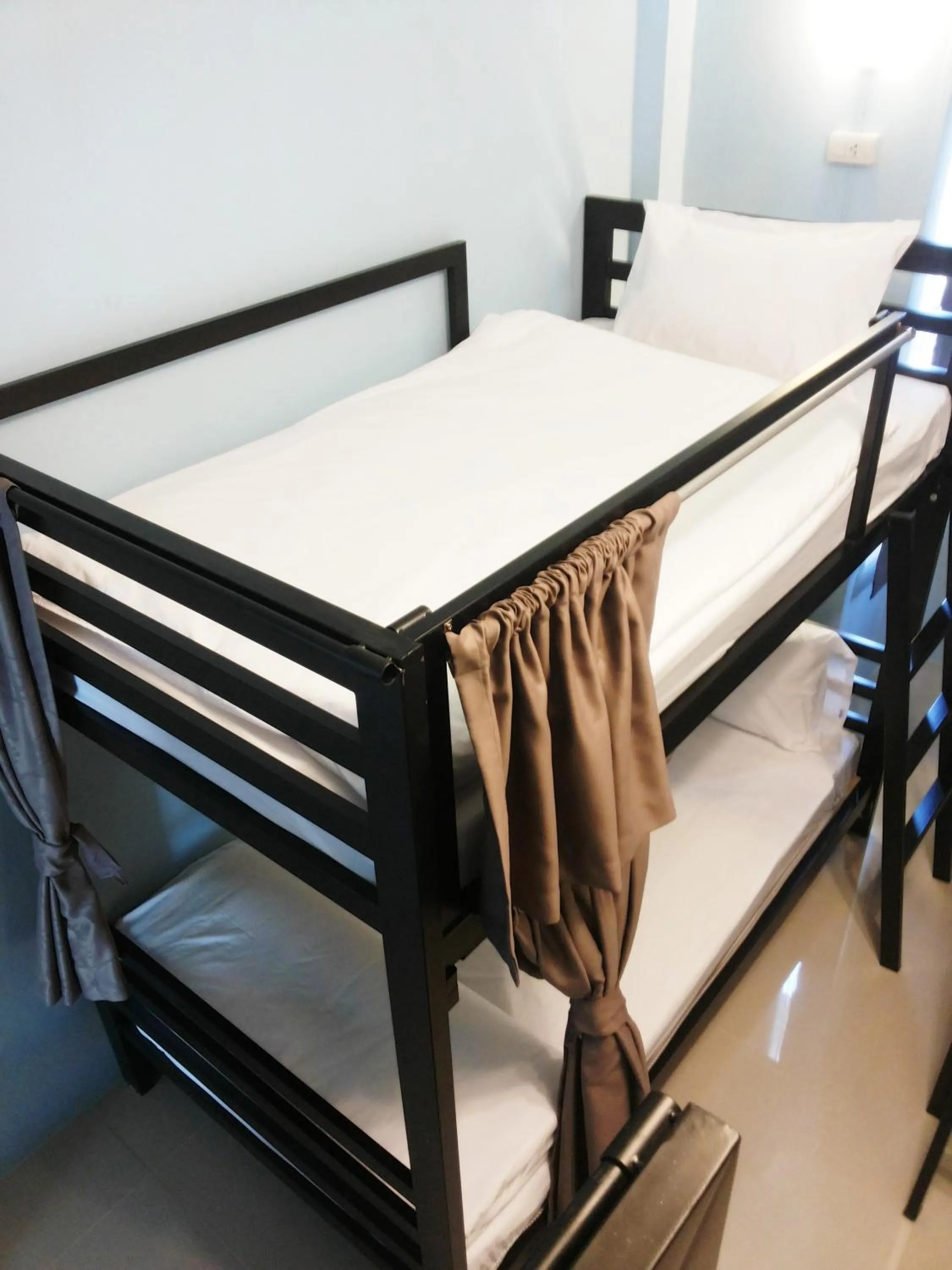 Bed in One One Hostel Patong