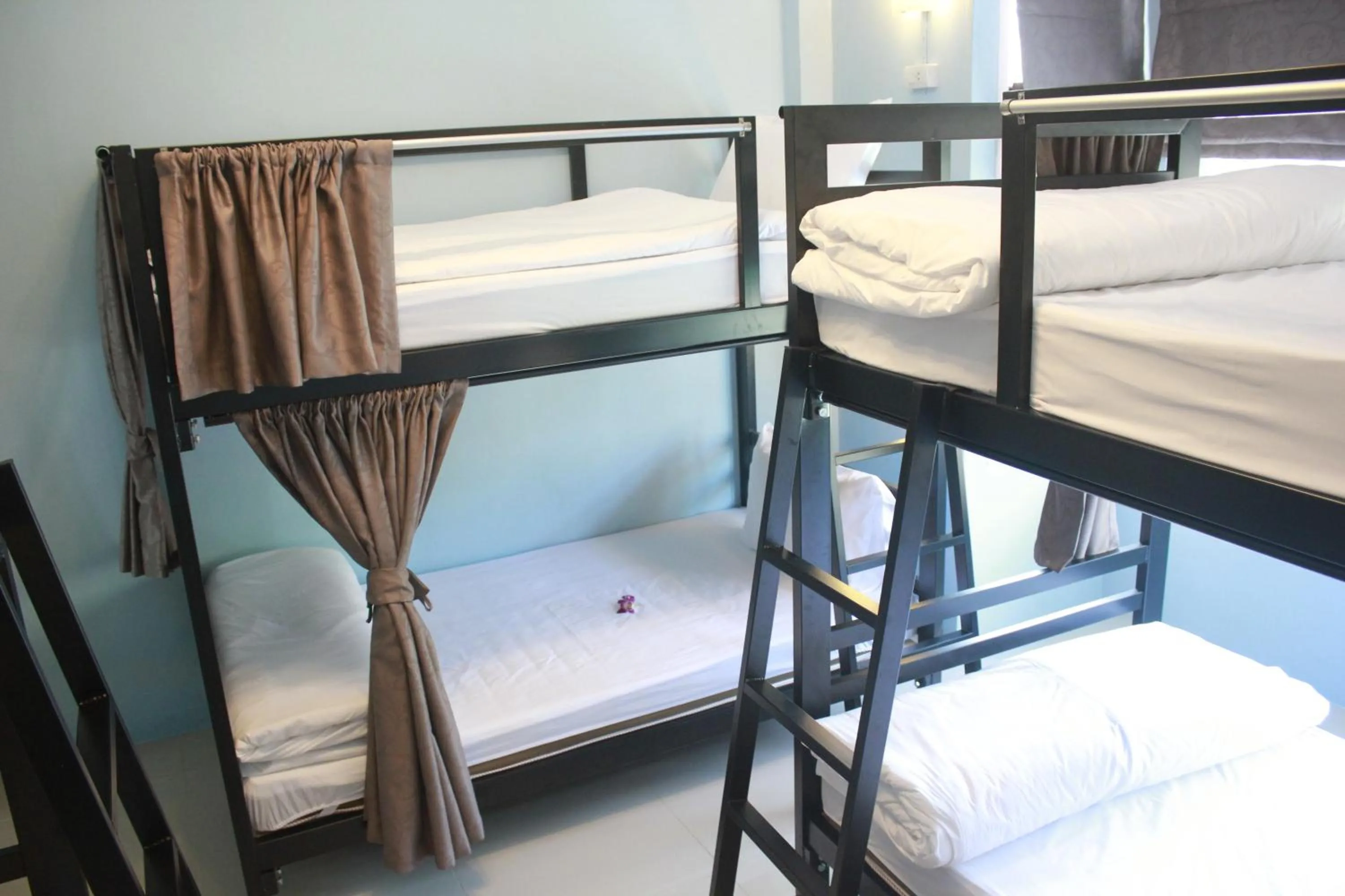 Bed in One One Hostel Patong