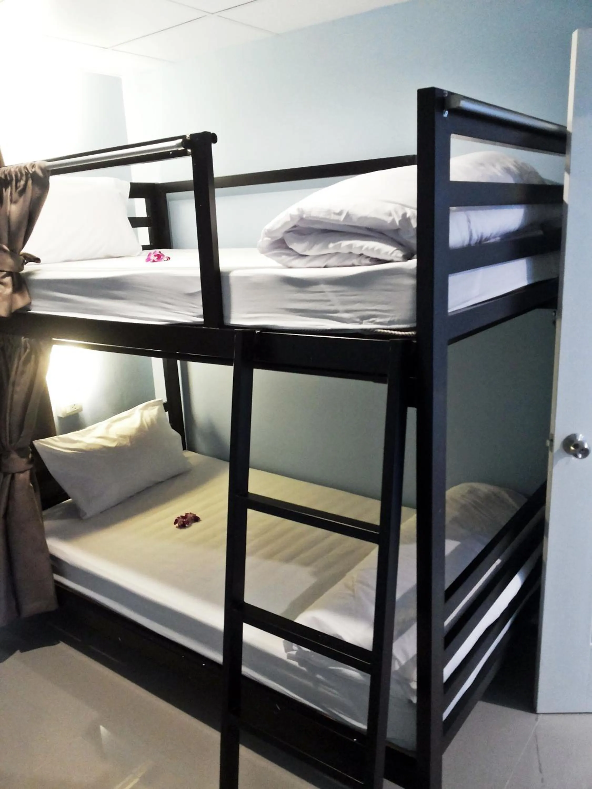 Bed in One One Hostel Patong