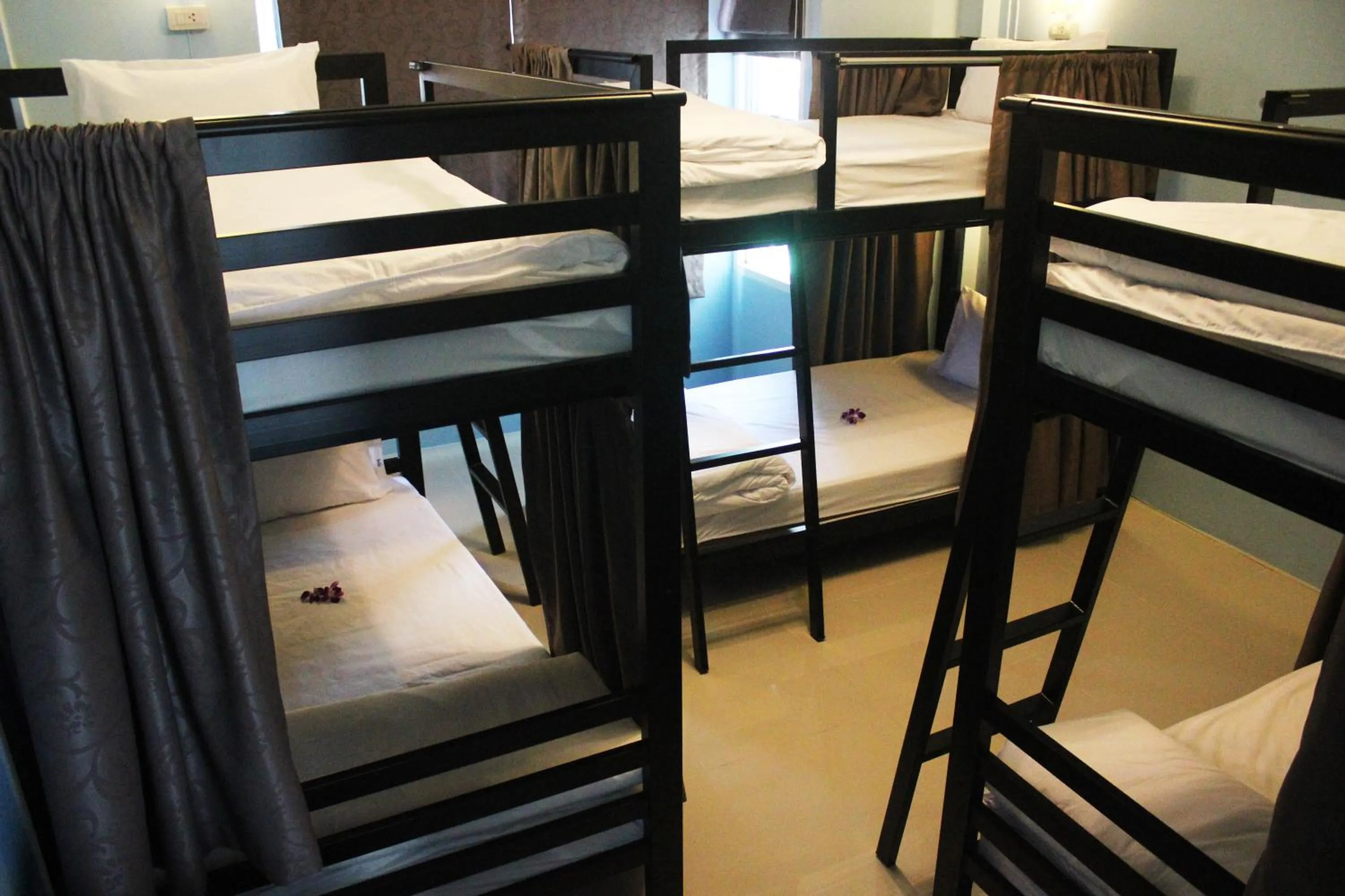 Bed in One One Hostel Patong