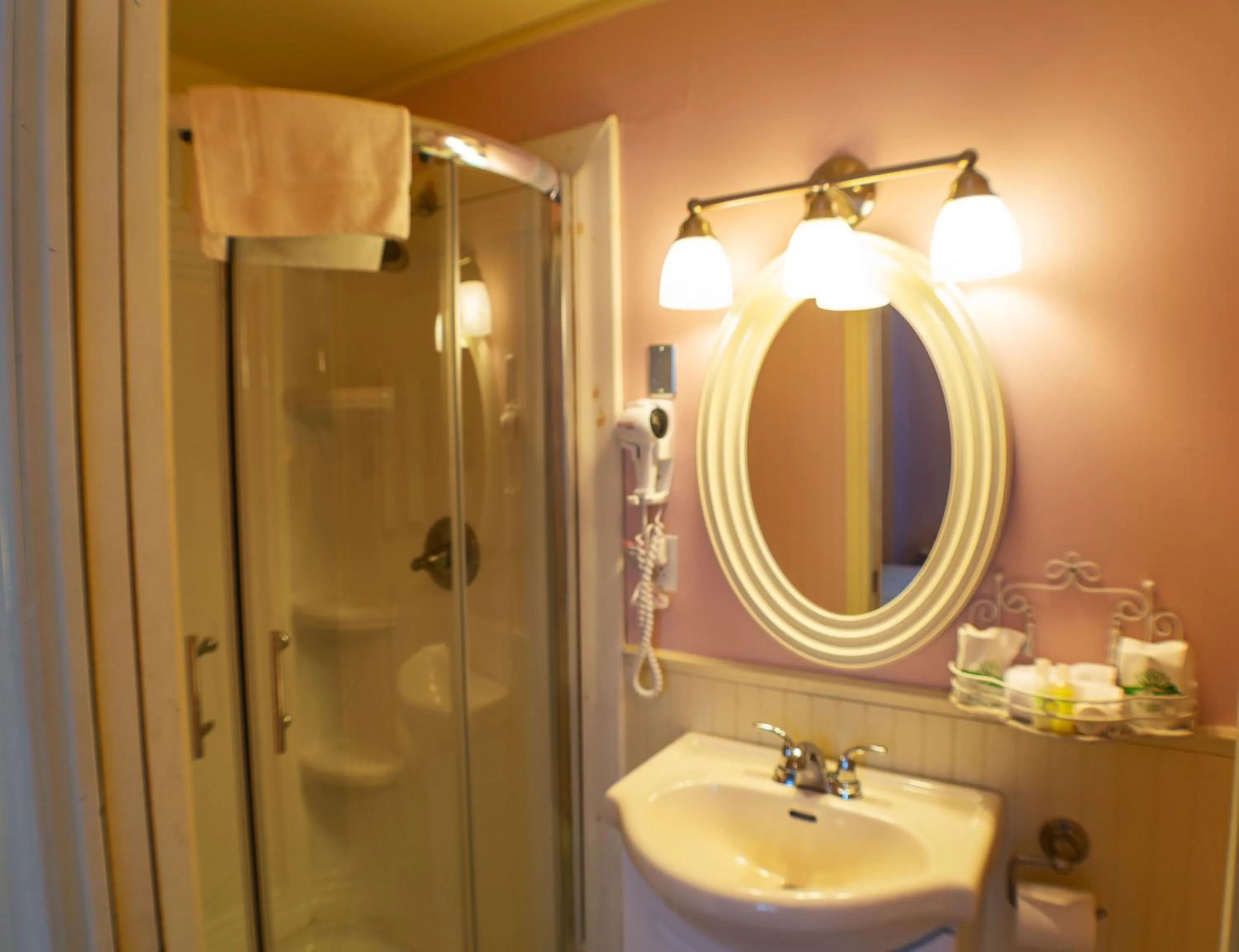 Hot Tub in Auberge La Marmite