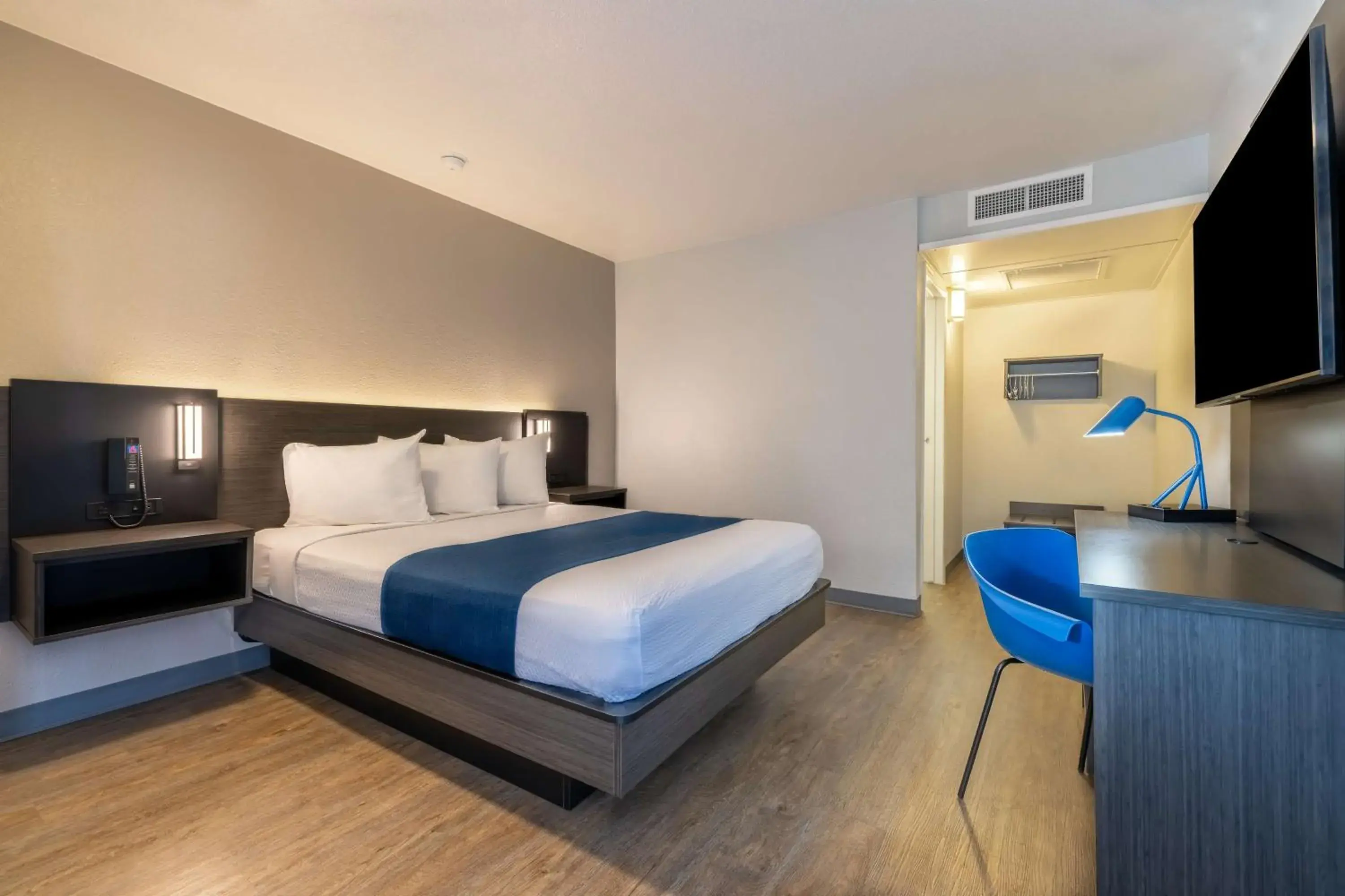 Bedroom, Bed in Motel 6-Twin Falls, ID Bedroom, Bed in Motel 6-Twin Falls, ID