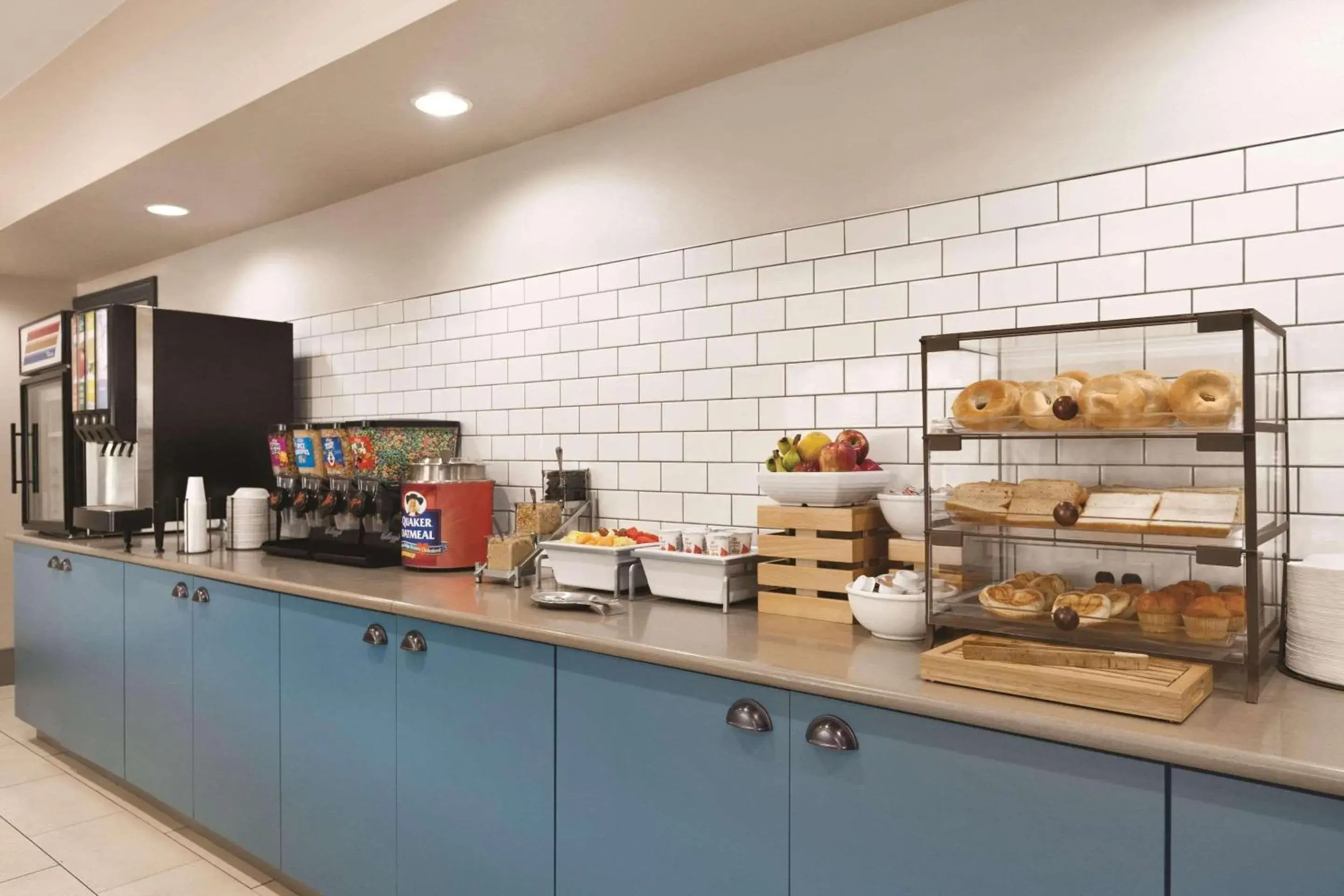 Breakfast in Country Inn & Suites by Radisson, Washington, DC East - Capitol Heights, MD Breakfast in Country Inn & Suites by Radisson, Washington, DC East - Capitol Heights, MD