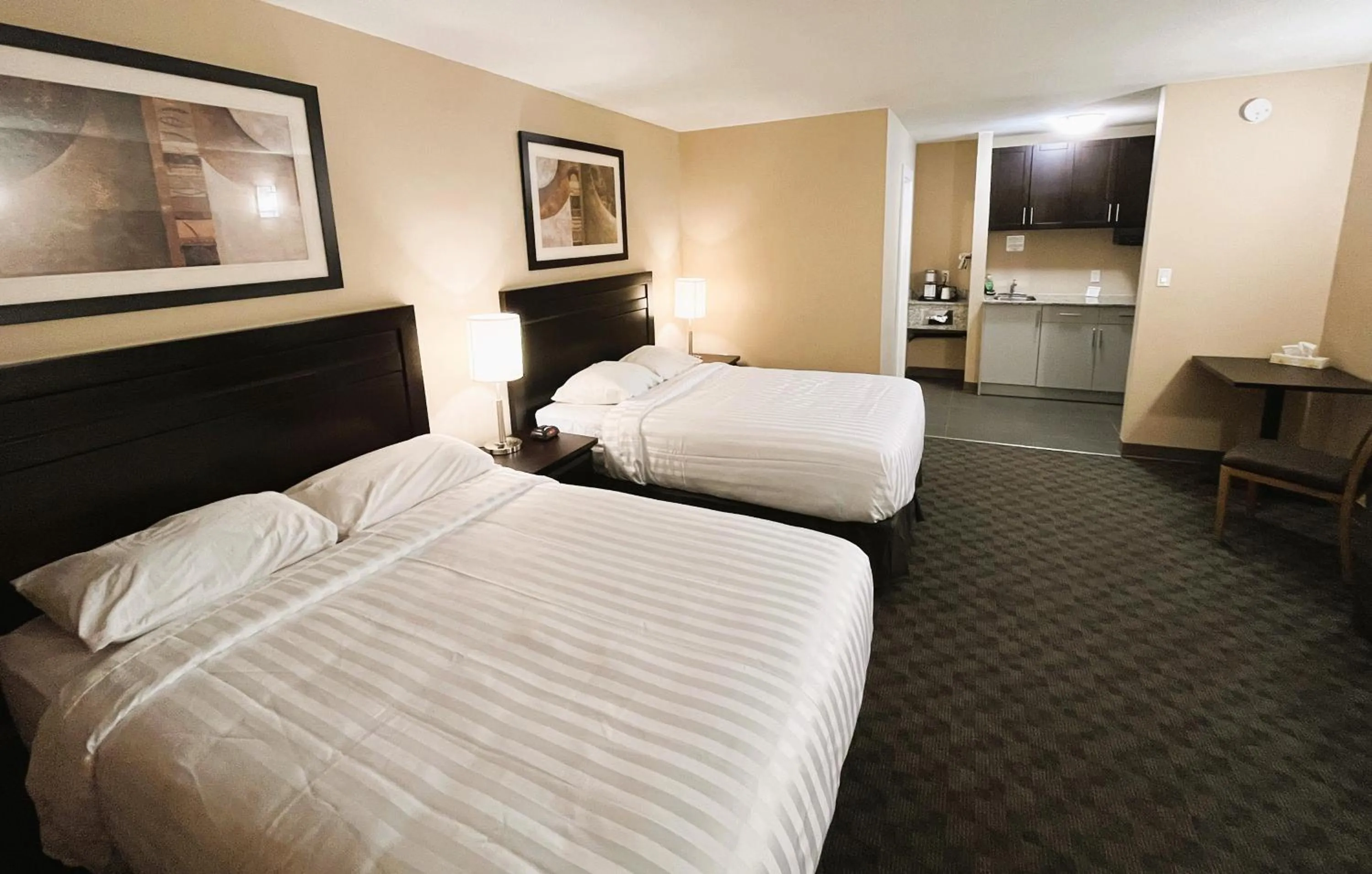 Bedroom, Bed in BCMInns - Peace River