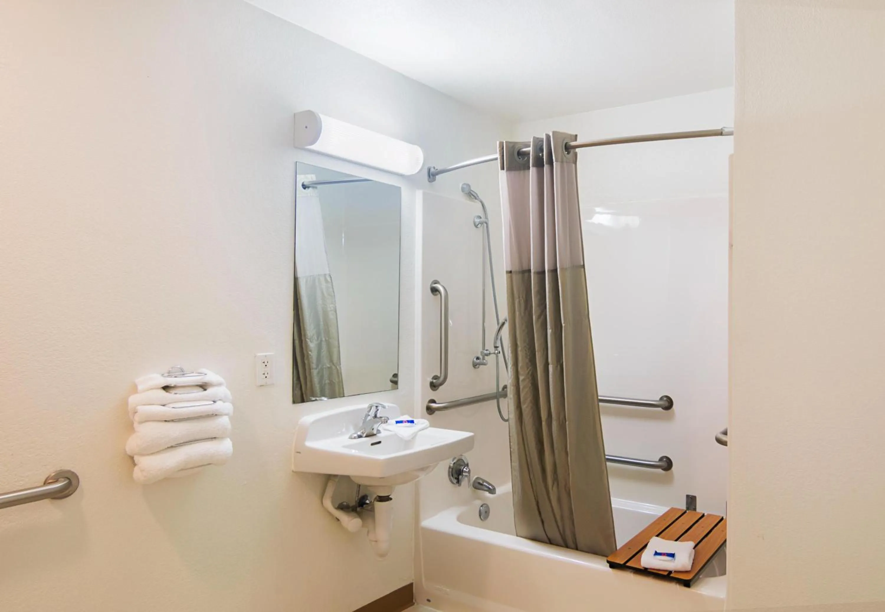 Bathroom in Motel 6-Pendleton, OR