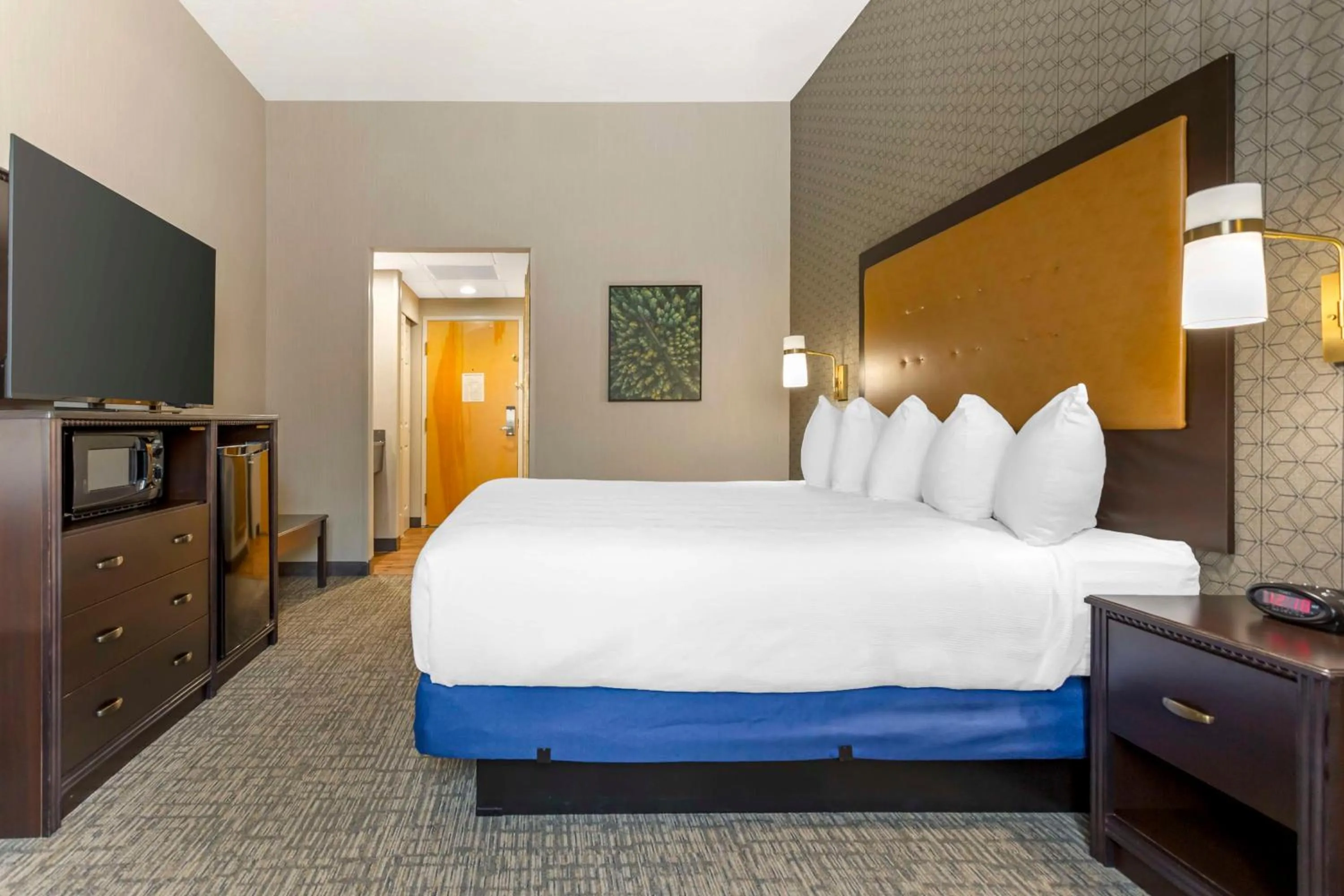 Bedroom, Bed in Best Western Plus Grant Creek Inn