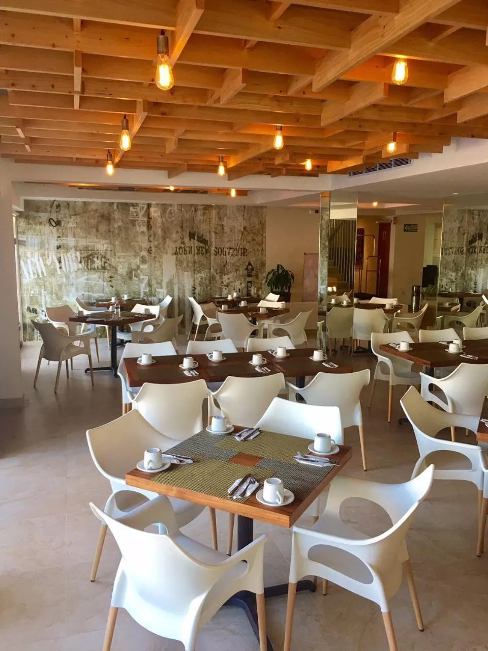 Restaurant/places to eat in Ambiance Suites