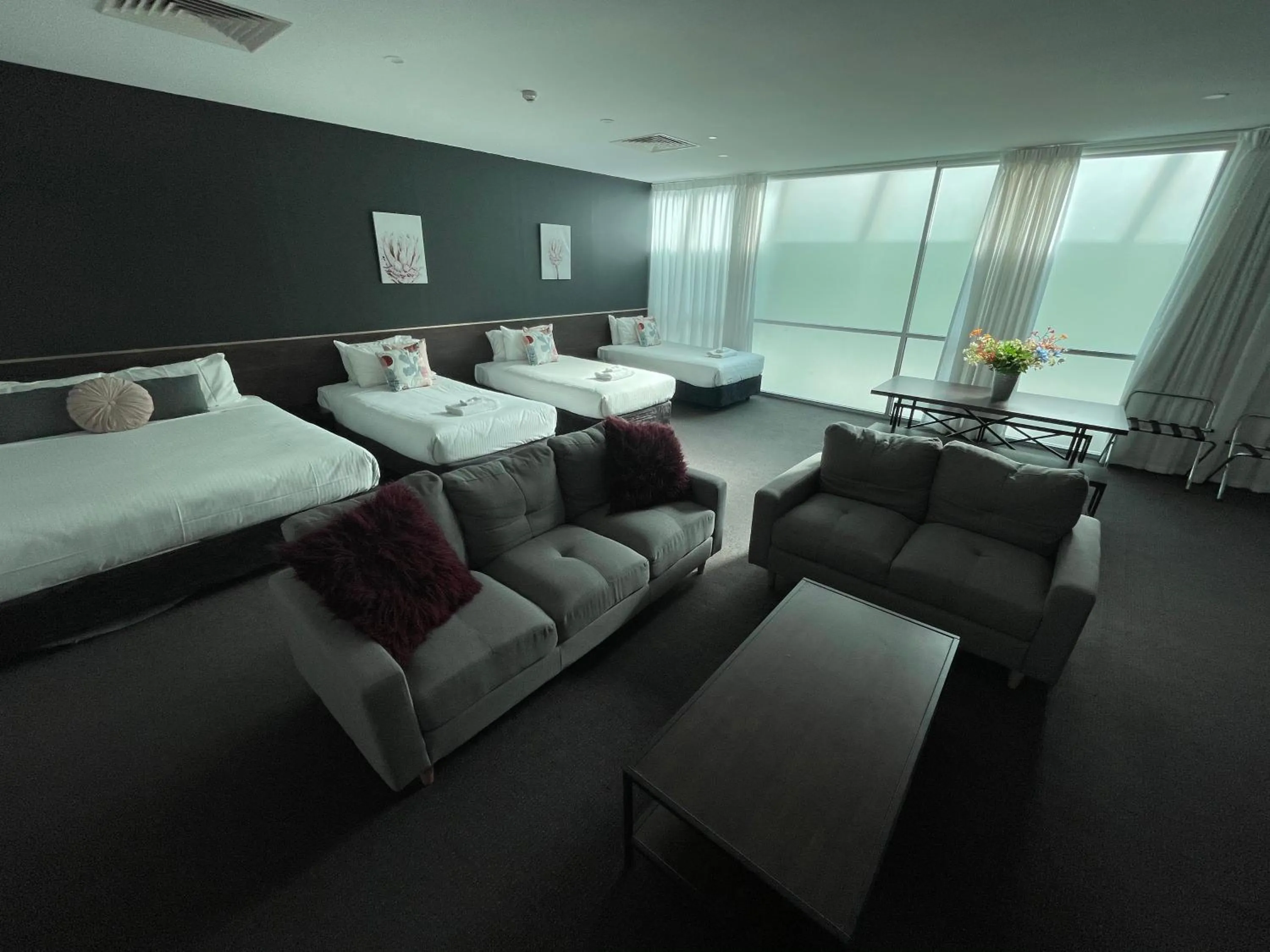 Photo of the whole room, Bed in Sfera's Park Suites & Convention Centre