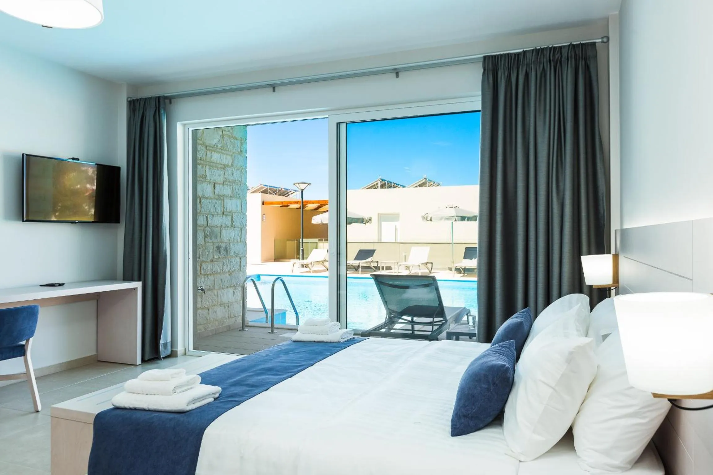 Balcony/Terrace, Bed in Sun and Sea Plus Resort