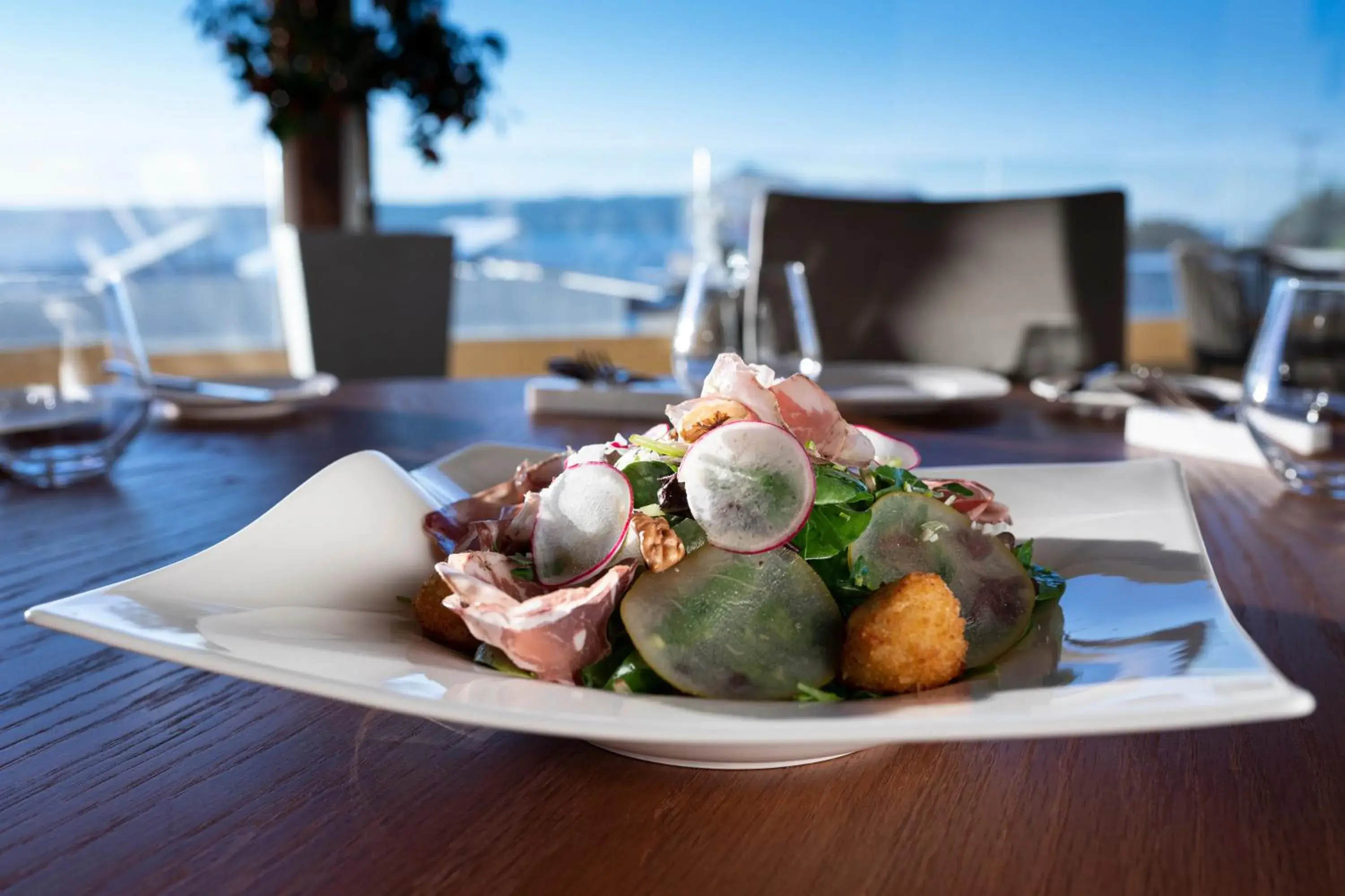 Restaurant/places to eat in Sun and Sea Plus Resort Restaurant/places to eat in Sun and Sea Plus Resort