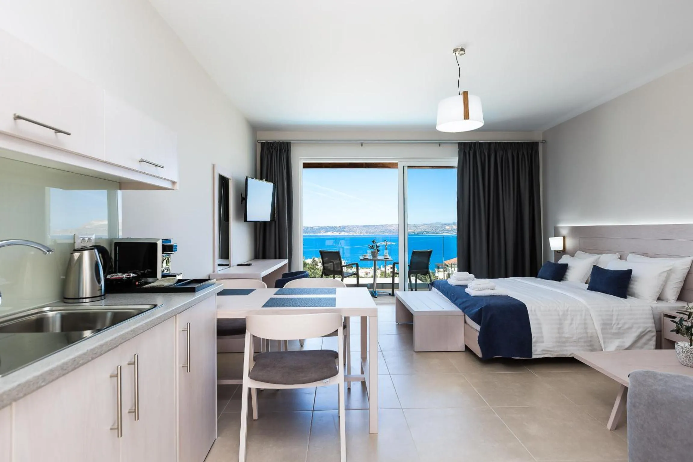 Kitchen or kitchenette, Bed in Sun and Sea Plus Resort