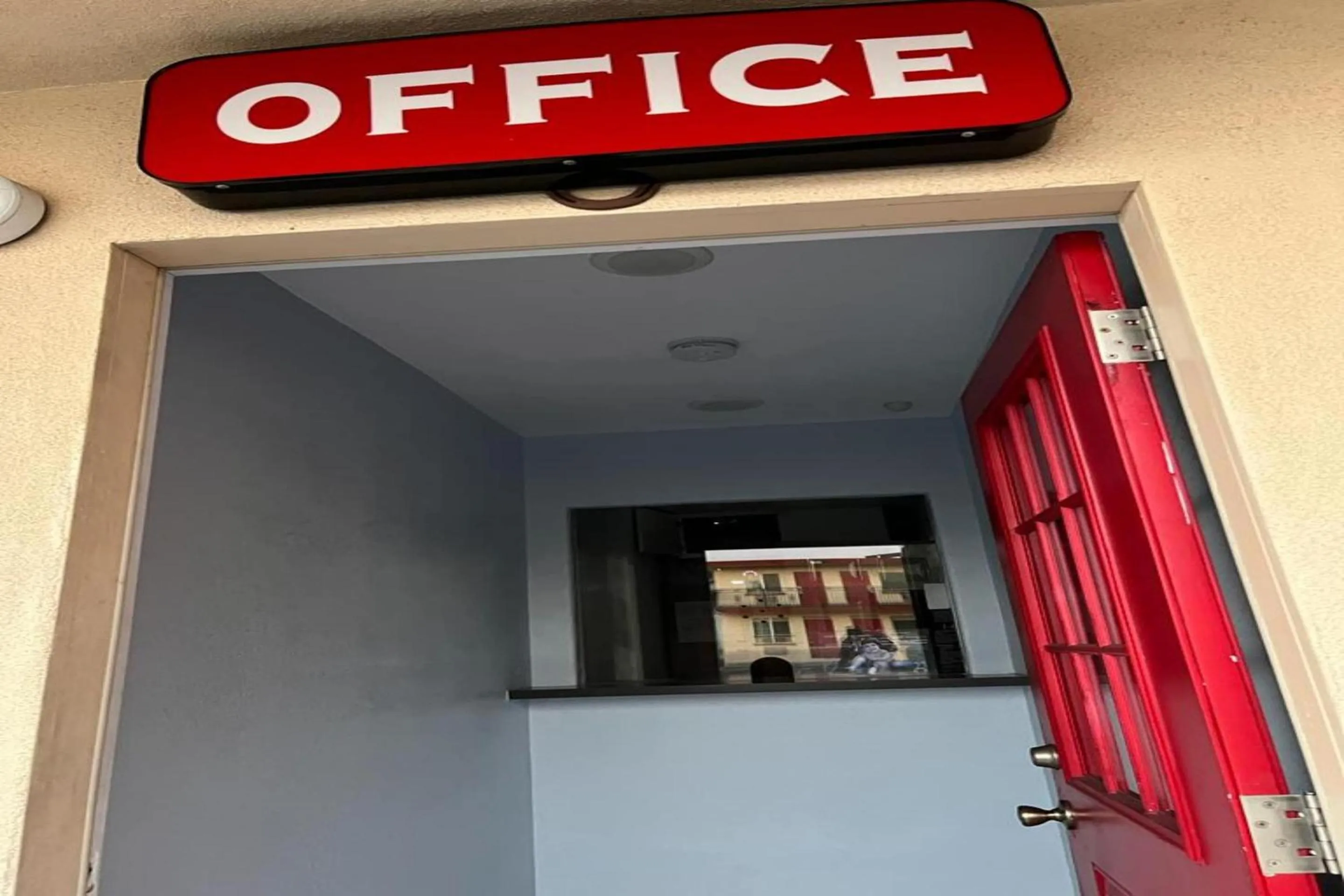 Lobby or reception in Premier Inn & Suites -Listing Partner