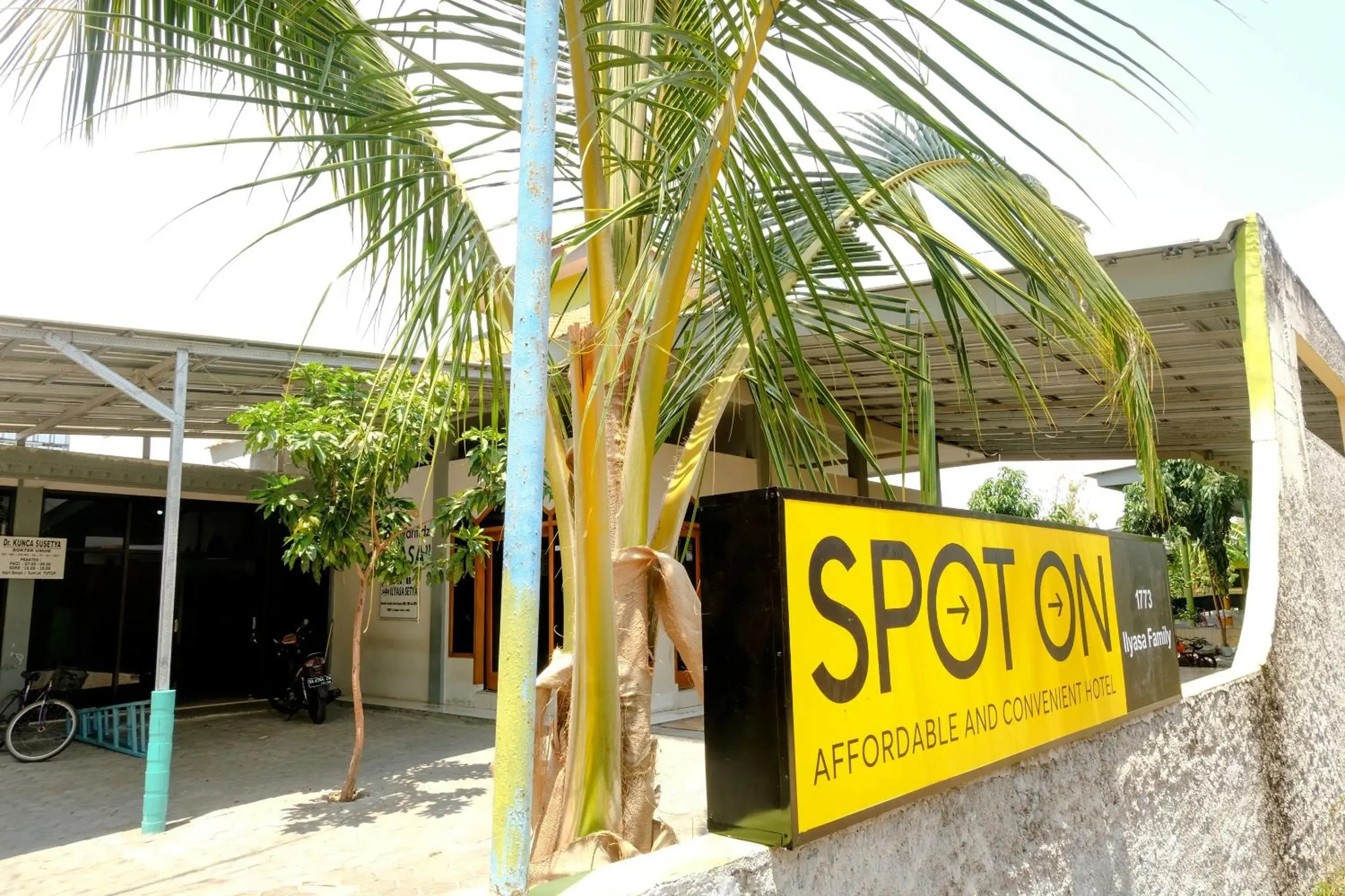 Facade/entrance in Hotel O Ilyasa Family Facade/entrance in Hotel O Ilyasa Family