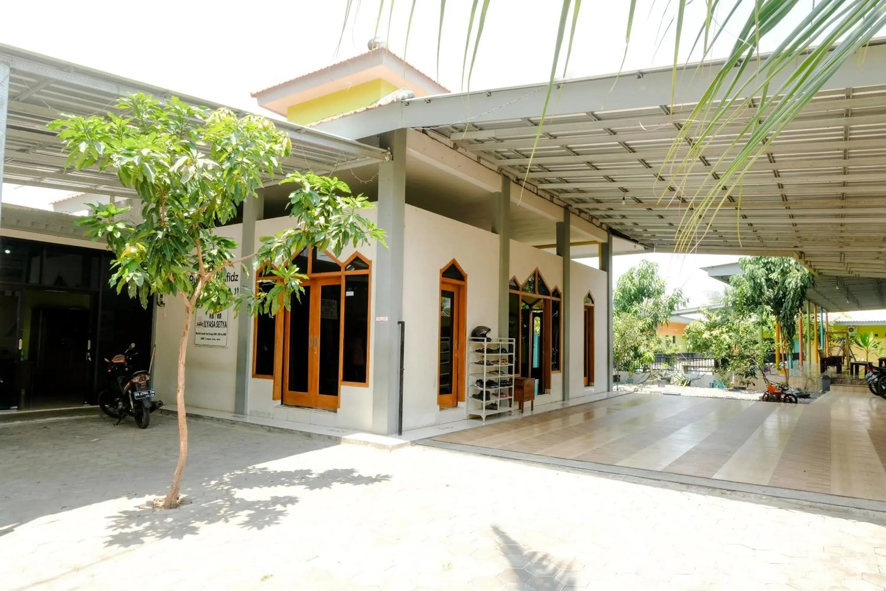 Facade/entrance in Hotel O Ilyasa Family Facade/entrance in Hotel O Ilyasa Family