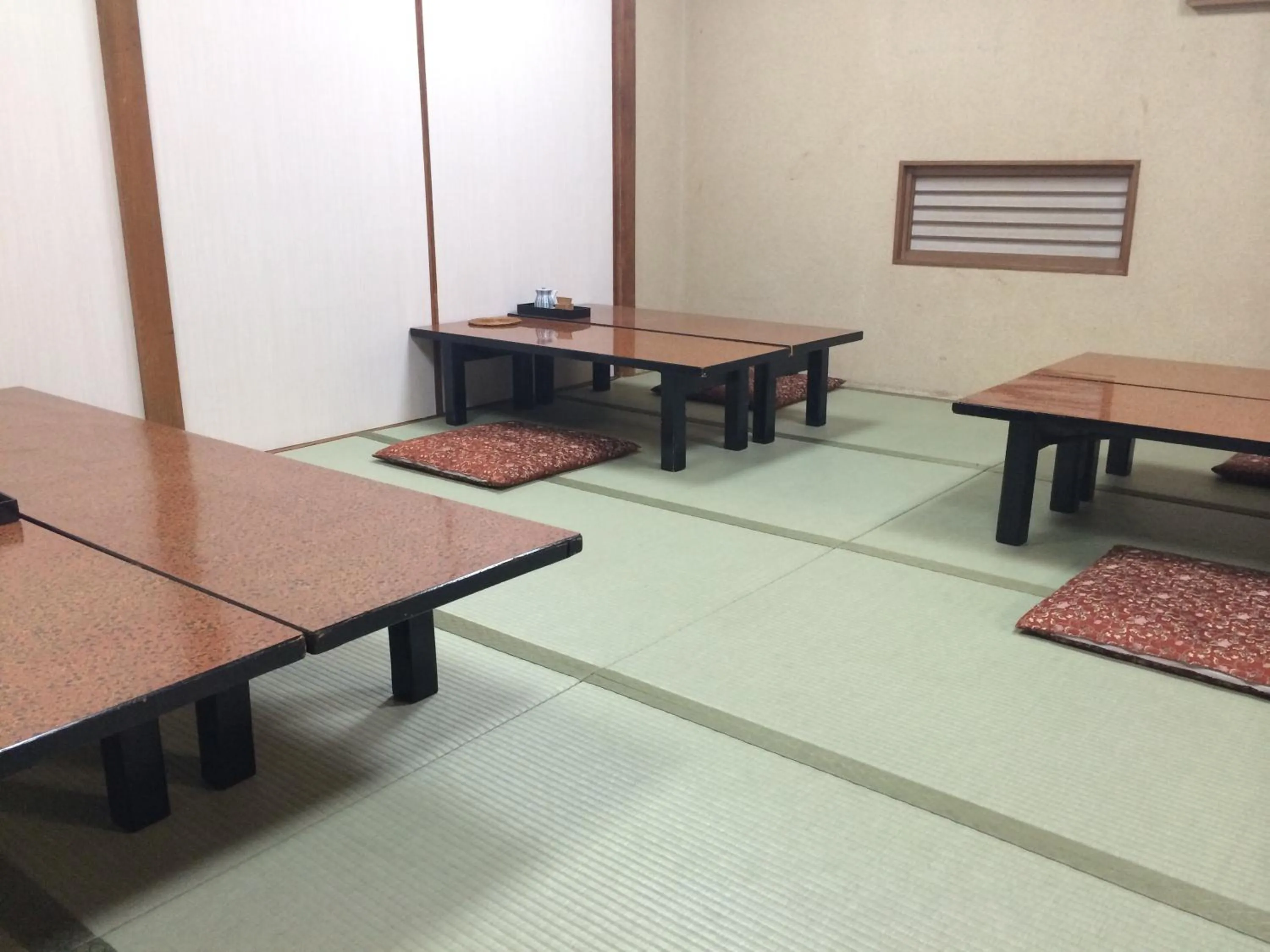 Restaurant/places to eat in Nihonkan