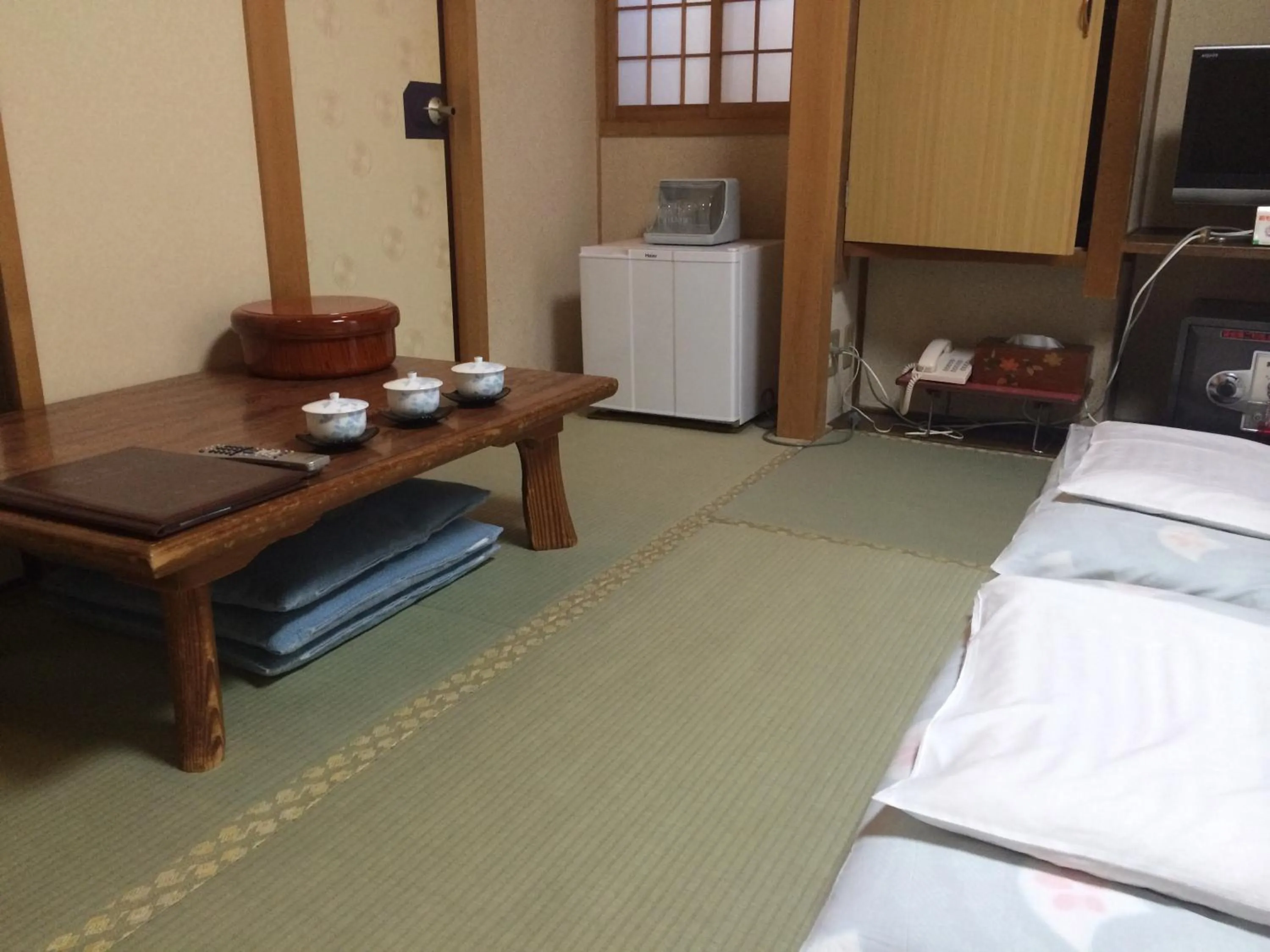 Photo of the whole room, Bed in Nihonkan