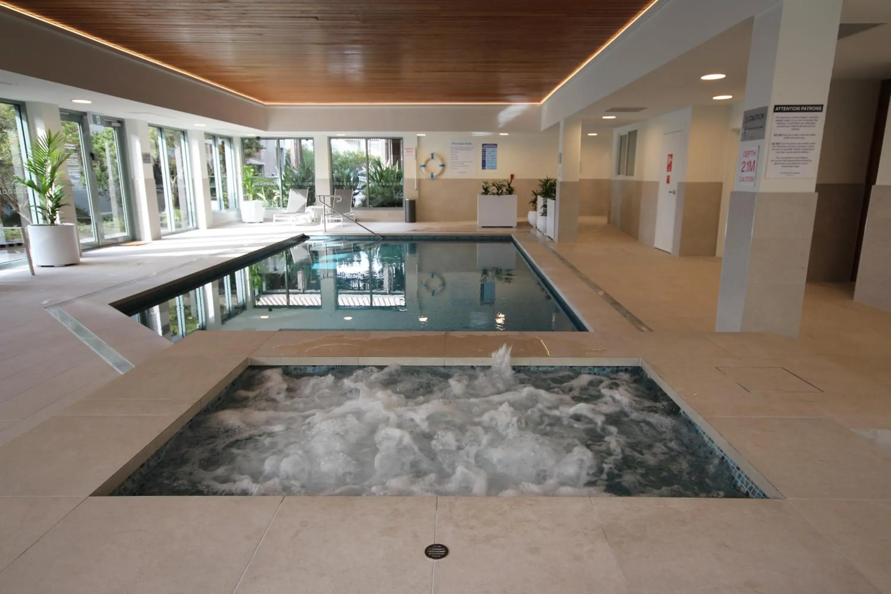 Swimming pool in Cumberland Lorne Resort Swimming pool in Cumberland Lorne Resort