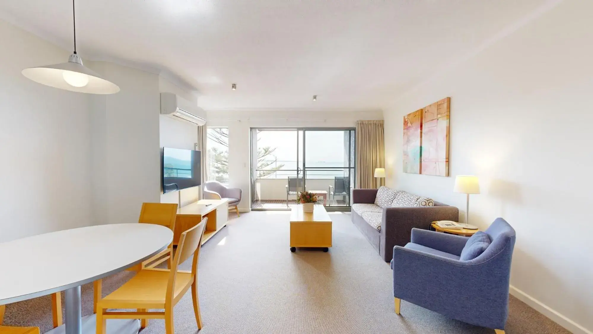 Living room in Cumberland Lorne Resort Living room in Cumberland Lorne Resort