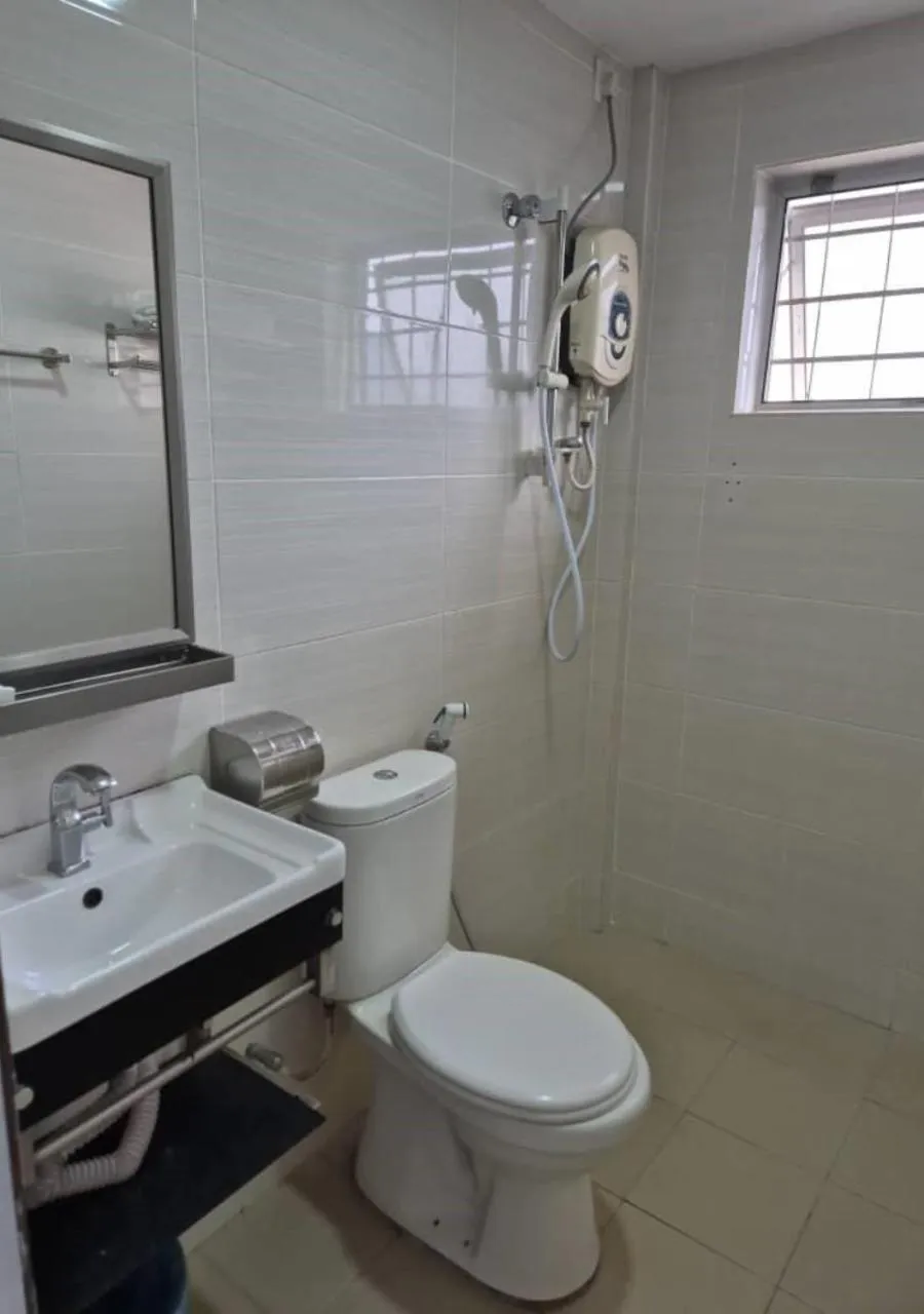 Bathroom in Angsoka Hotel