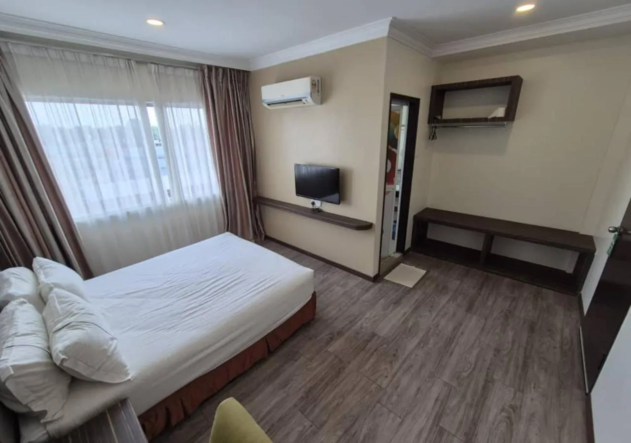 Floor plan, Bed in Angsoka Hotel