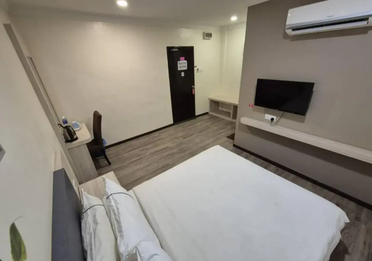 Photo of the whole room, Bed in Angsoka Hotel Photo of the whole room, Bed in Angsoka Hotel