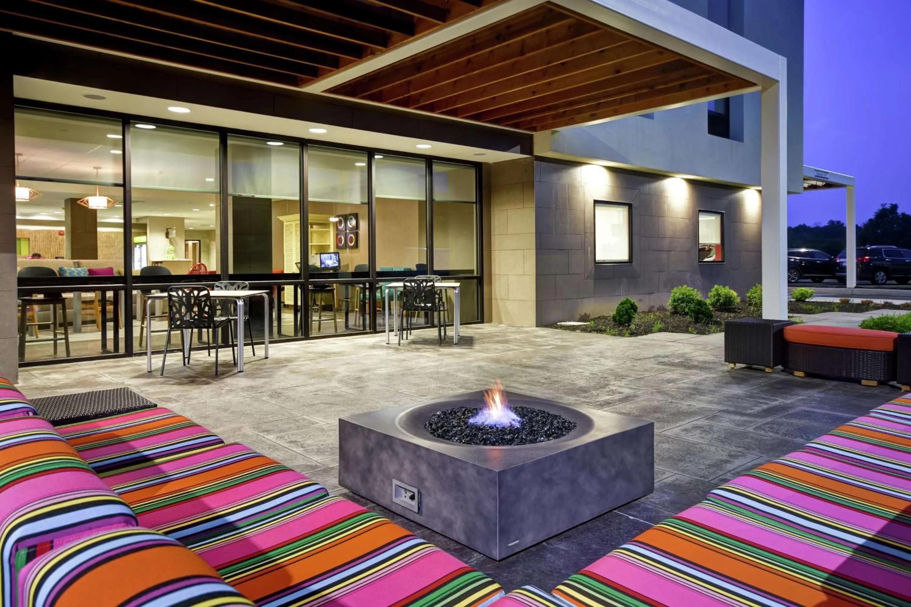 Patio in Home2 Suites Mechanicsburg