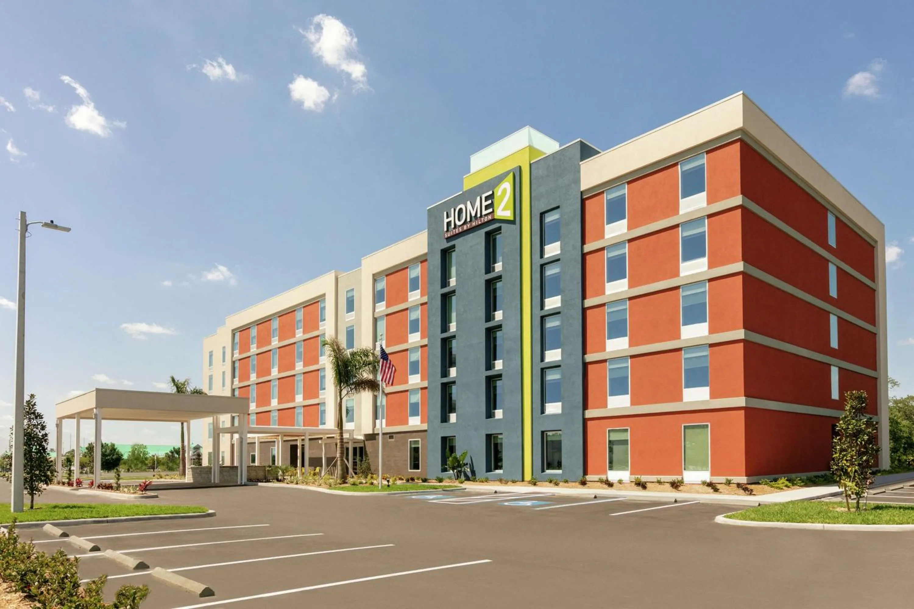Property building in Home2 Suites By Hilton Brandon Tampa
