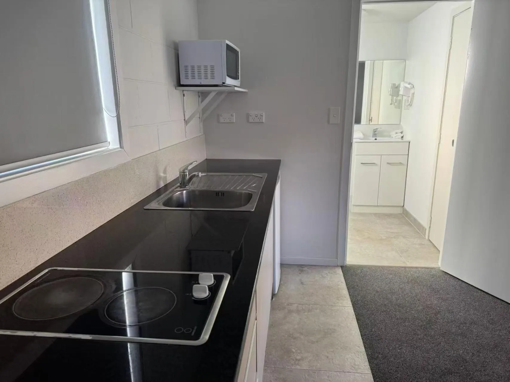 kitchen in Siesta Motel