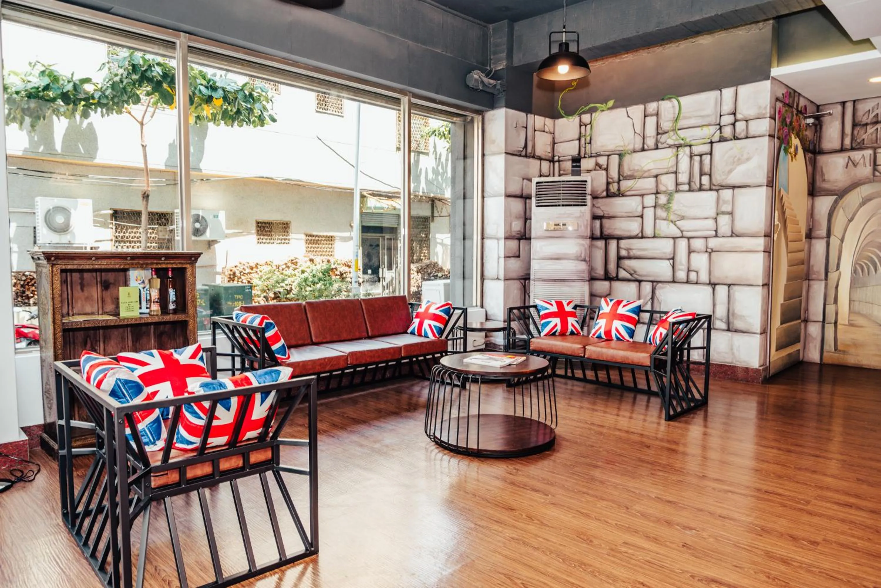 Lobby or reception in Traveller Inn - Mido Hotel