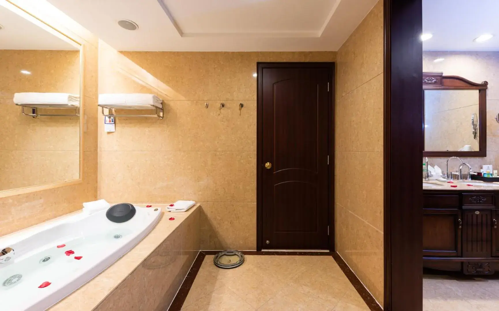 Deluxe Twin Room in NH Shenyang Yuhong Deluxe Twin Room in NH Shenyang Yuhong