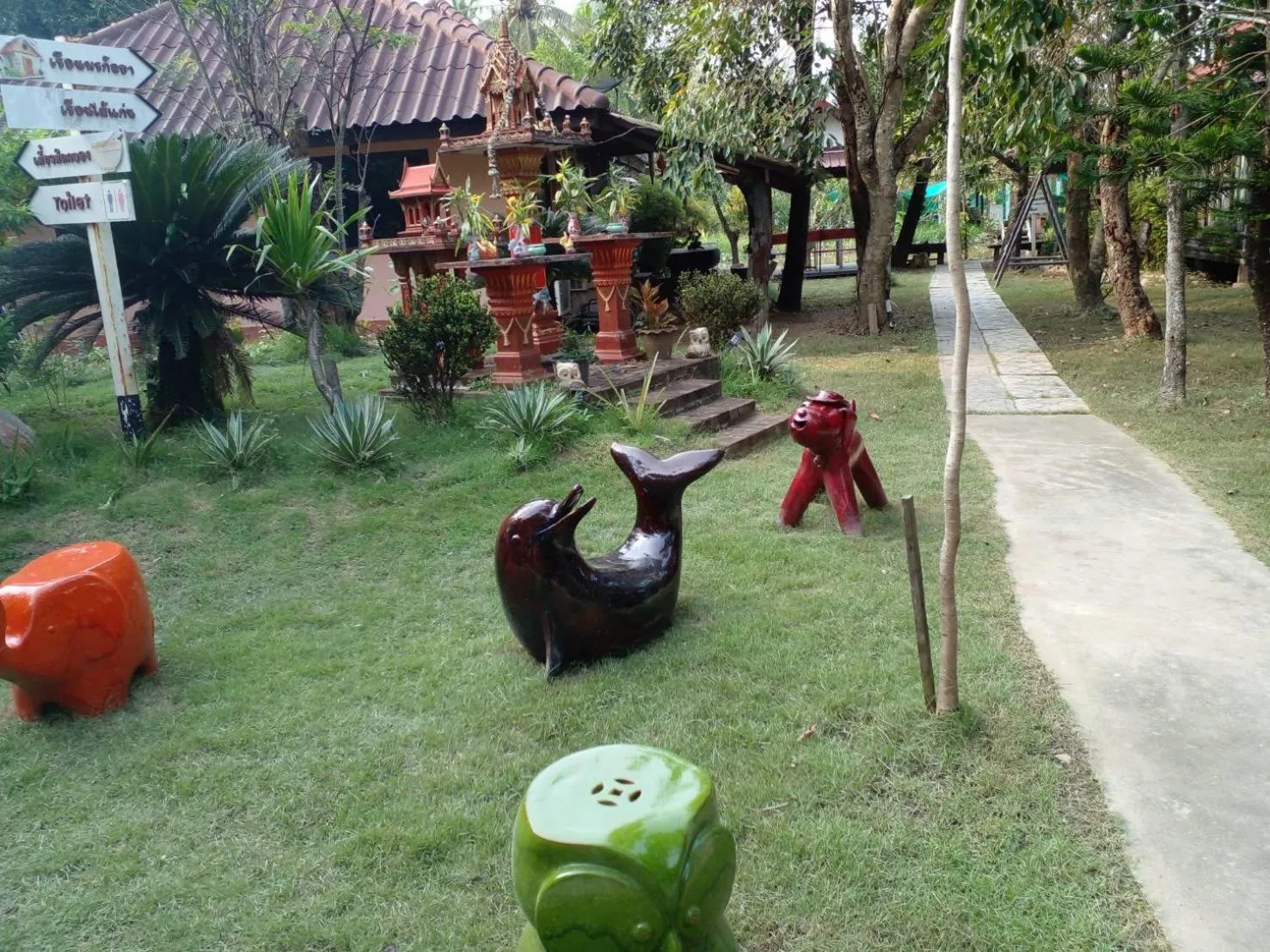 Garden view in BaanSuanLeelawadee Resort Amphawa