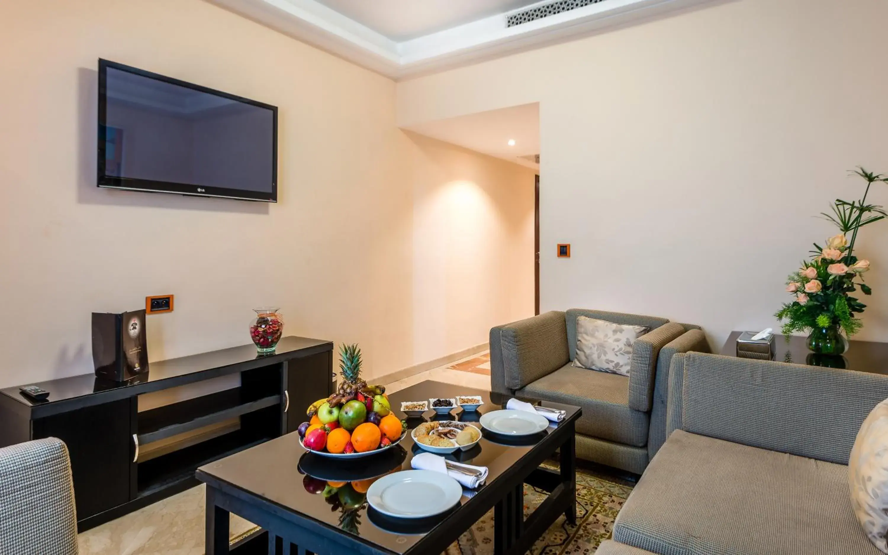 Seating area, TV/Entertainment Center in Sahara Hotel Agadir - Adults Only