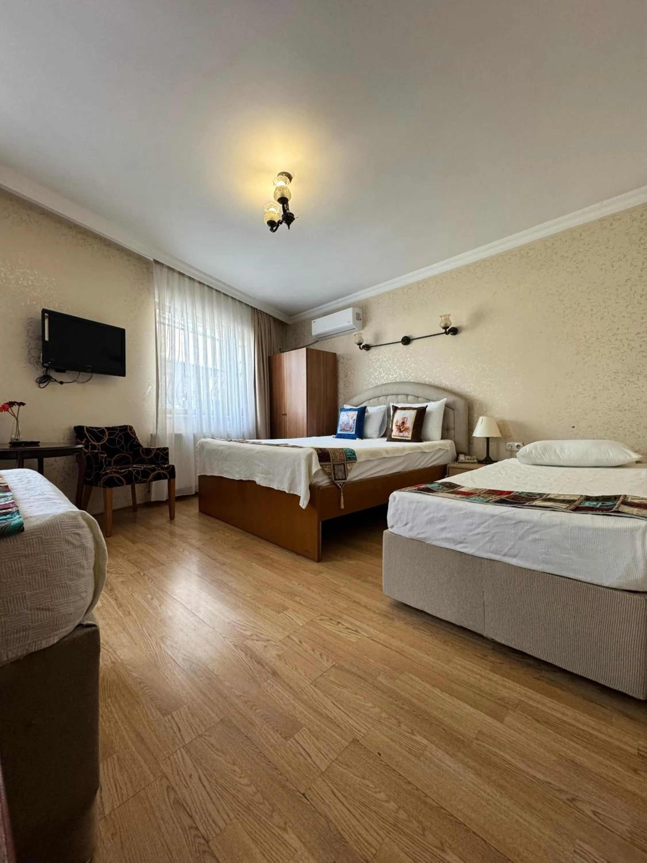 View (from property/room), Bed in Hotel Ipekyolu