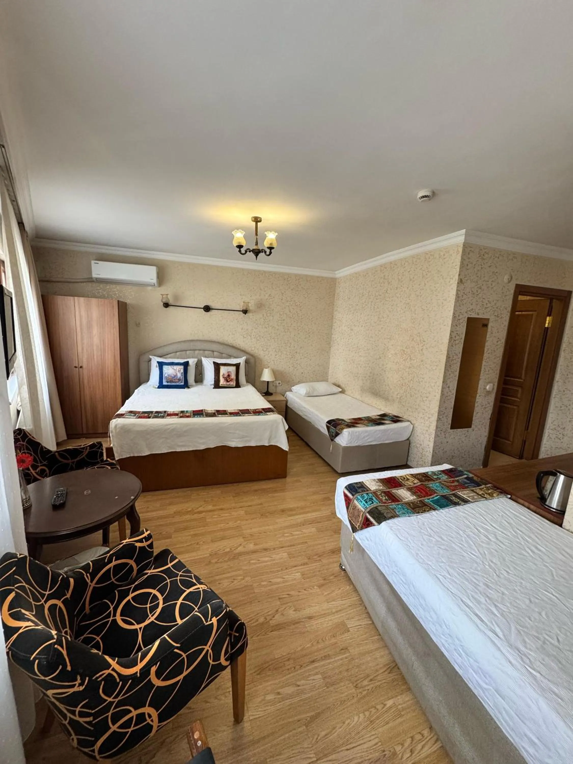 View (from property/room), Bed in Hotel Ipekyolu