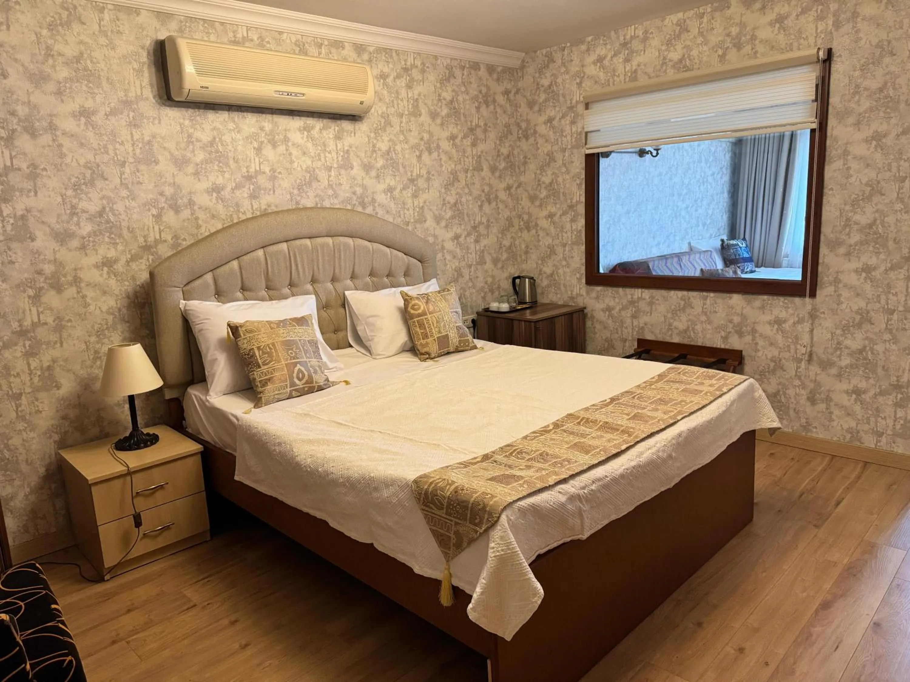 View (from property/room), Bed in Hotel Ipekyolu