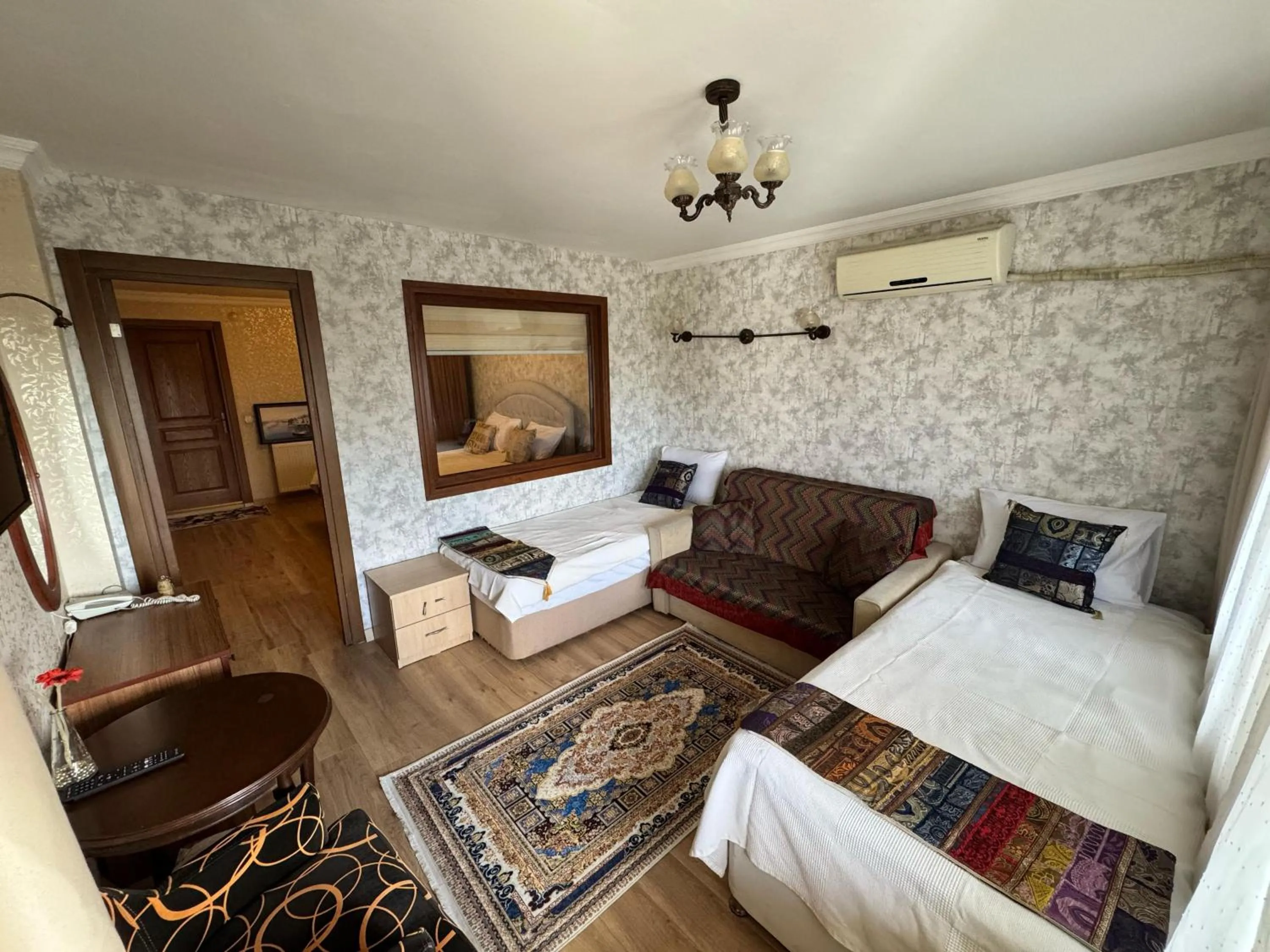 Photo of the whole room in Hotel Ipekyolu