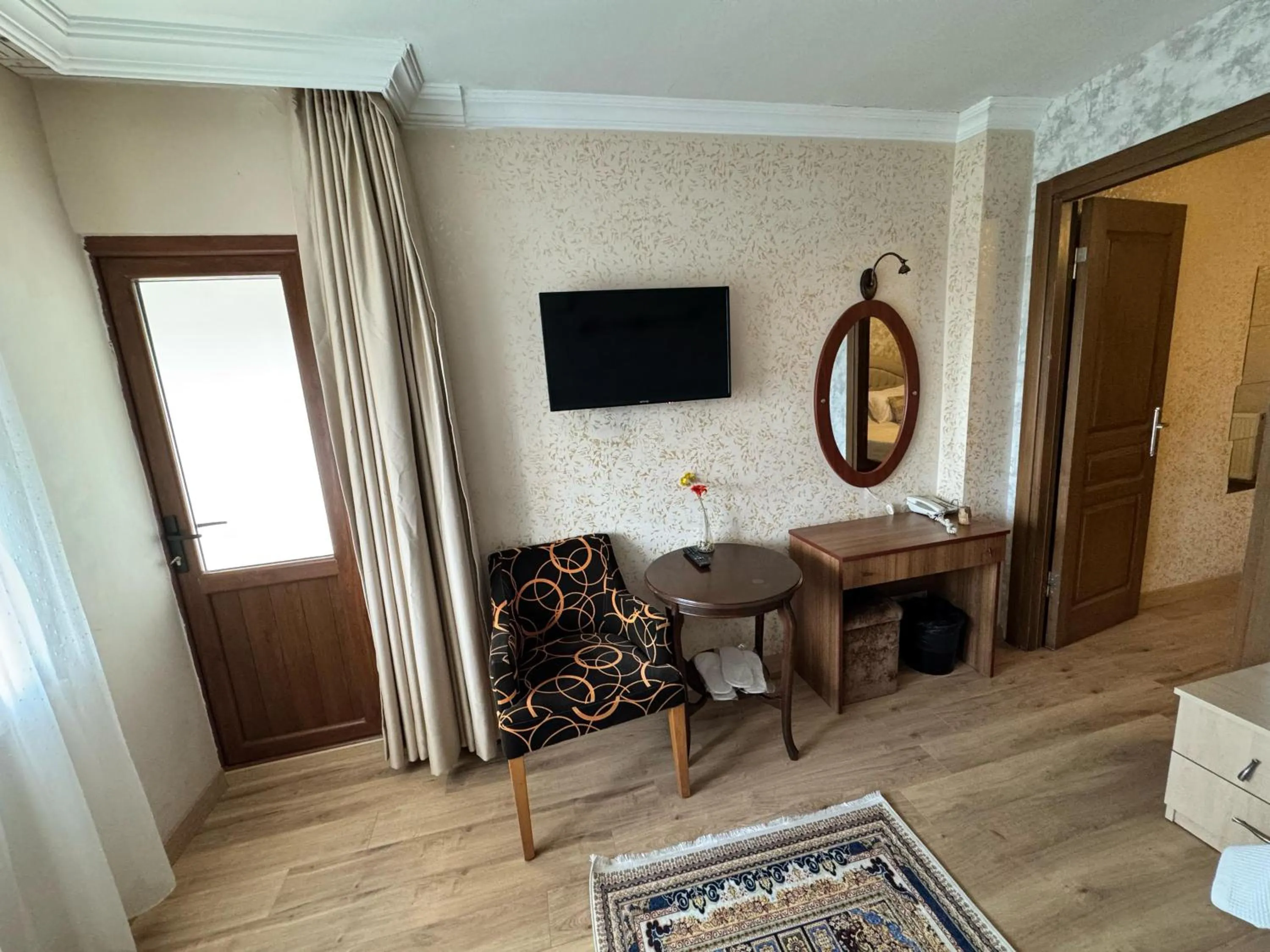 Seating area in Hotel Ipekyolu