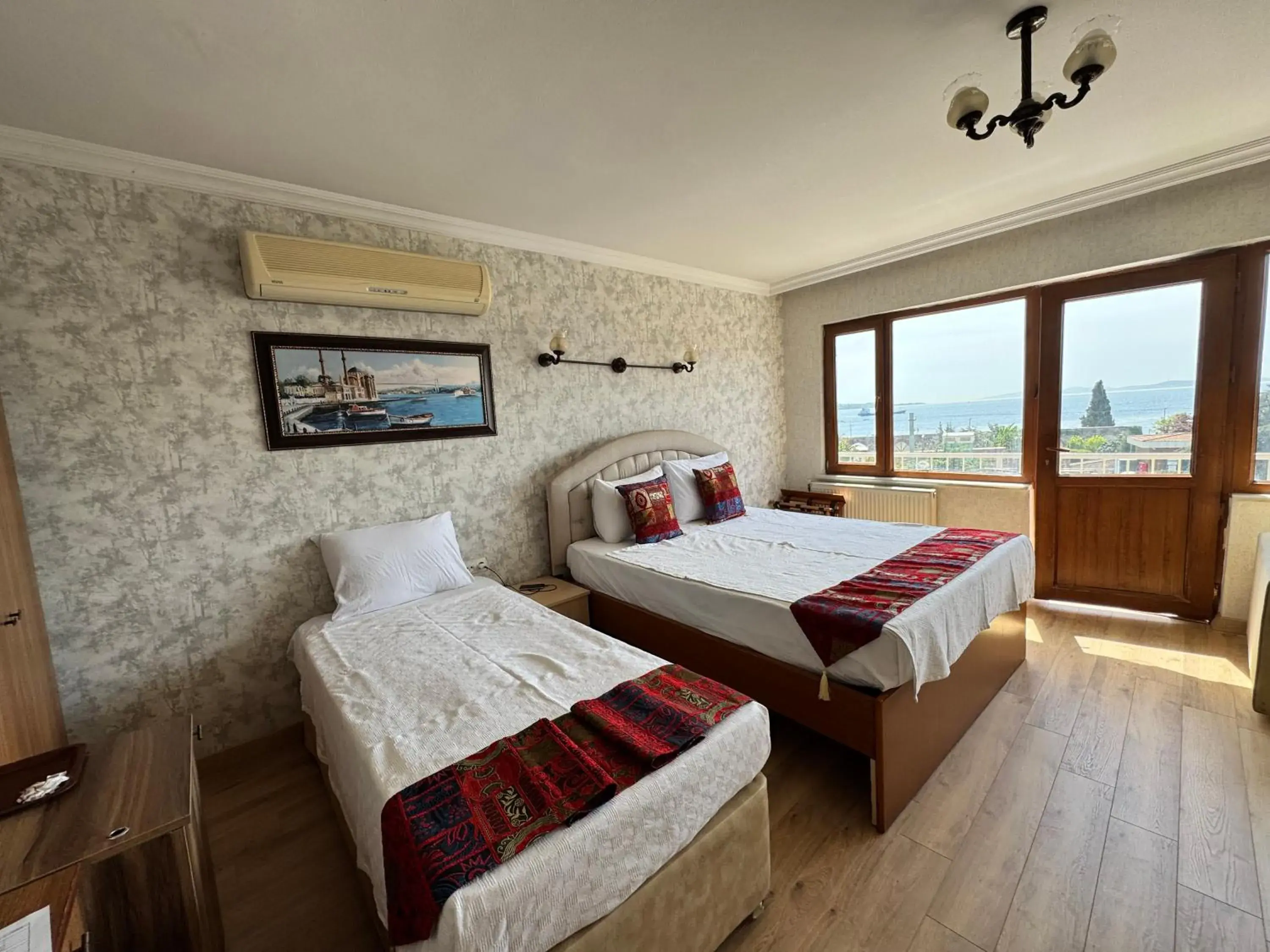 Photo of the whole room, Bed in Hotel Ipekyolu Photo of the whole room, Bed in Hotel Ipekyolu