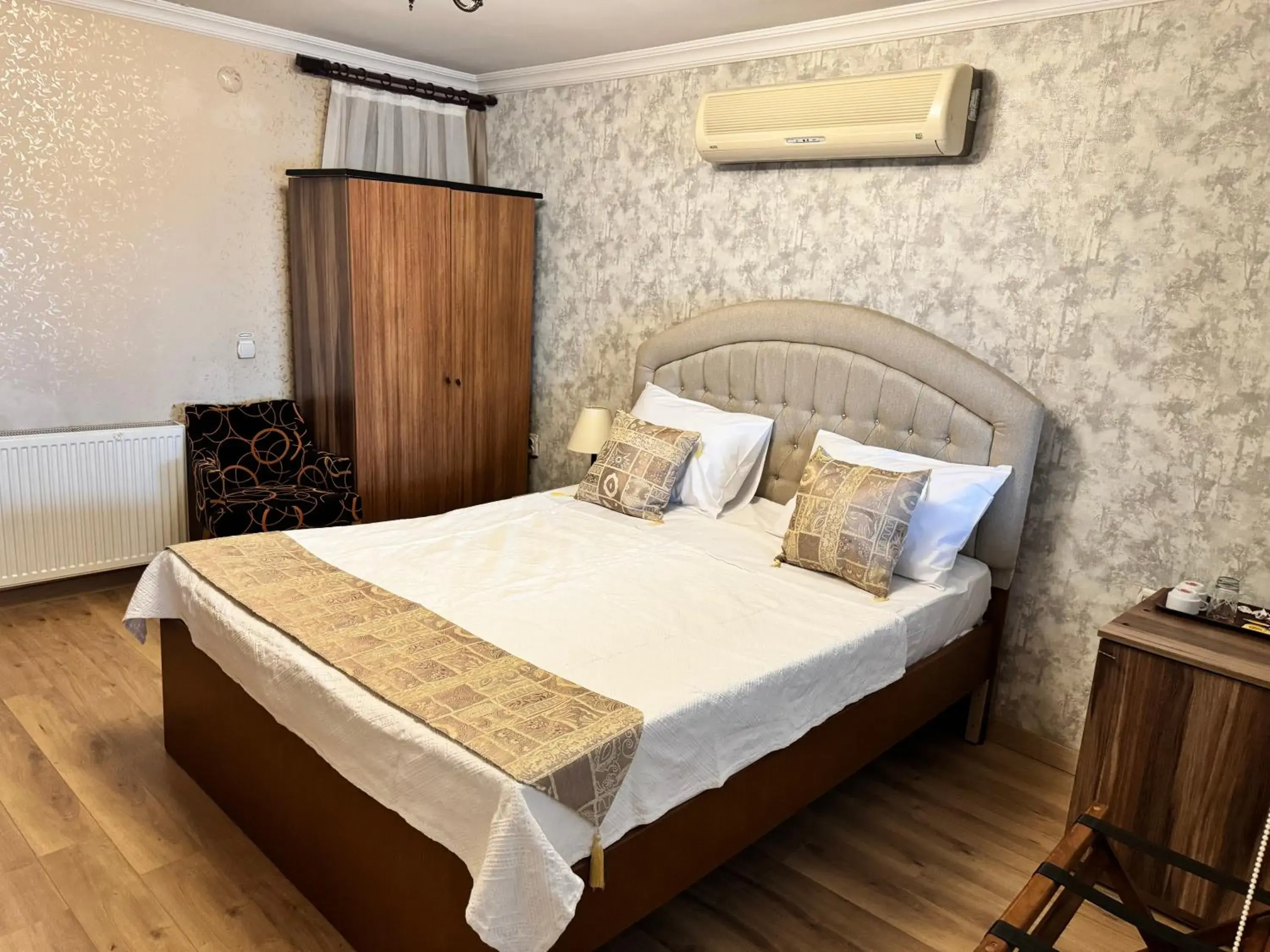 Photo of the whole room, Bed in Hotel Ipekyolu Photo of the whole room, Bed in Hotel Ipekyolu