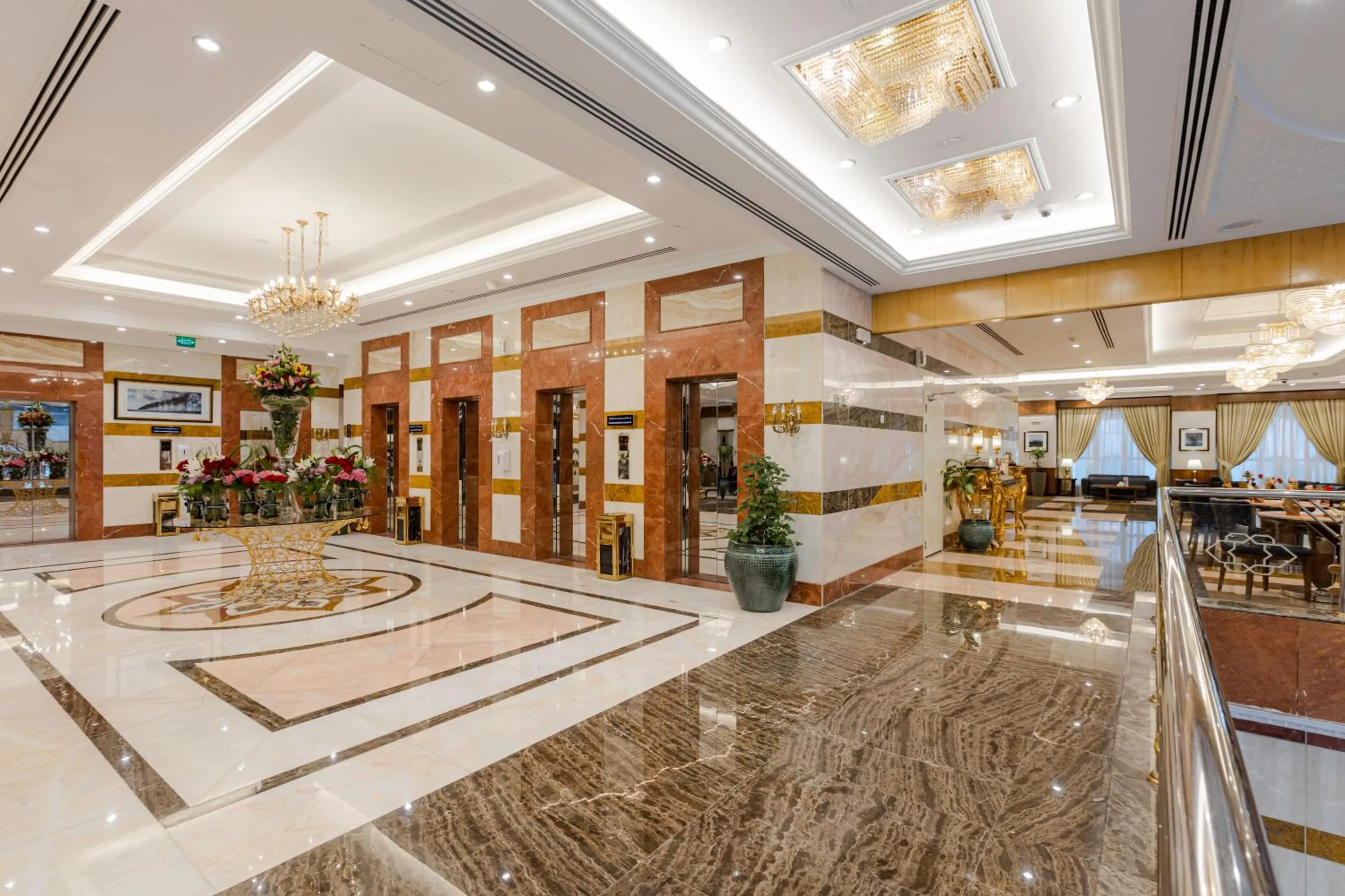 Lobby or reception in MADEN Hotel